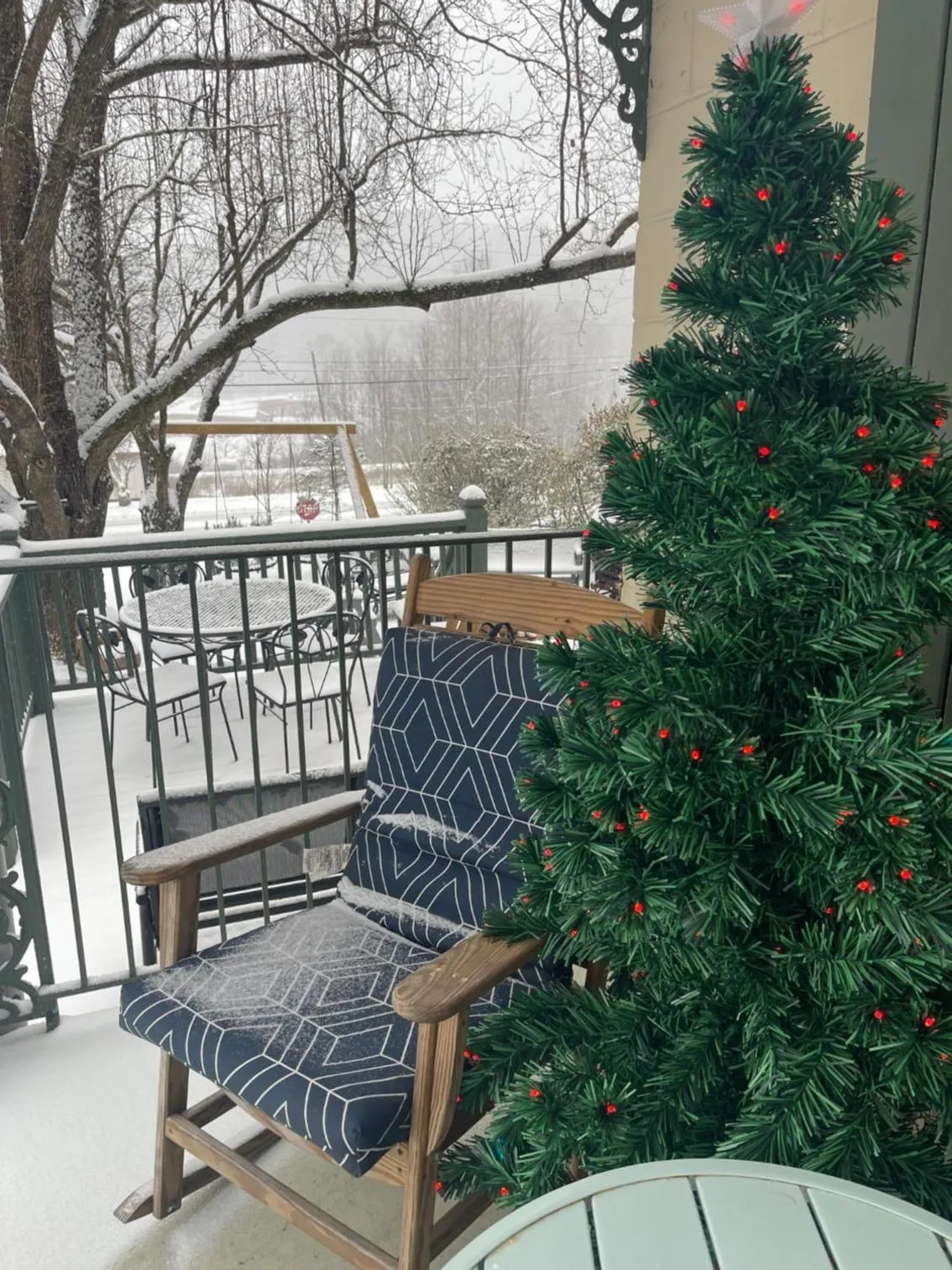 Patio in Mountain Aire Cottages, Inn, & Glamping