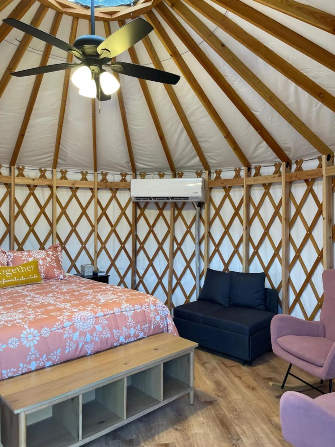 Bed in Mountain Aire Cottages, Inn, & Glamping