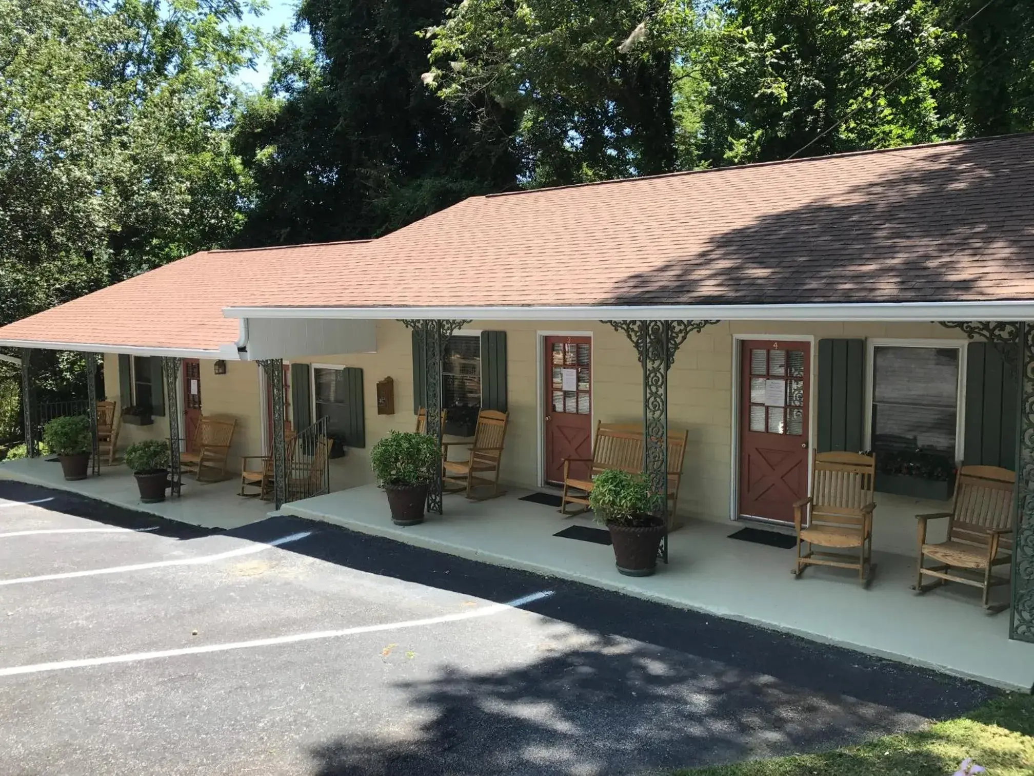 Property building in Mountain Aire Cottages, Inn, & Glamping Property building in Mountain Aire Cottages, Inn, & Glamping