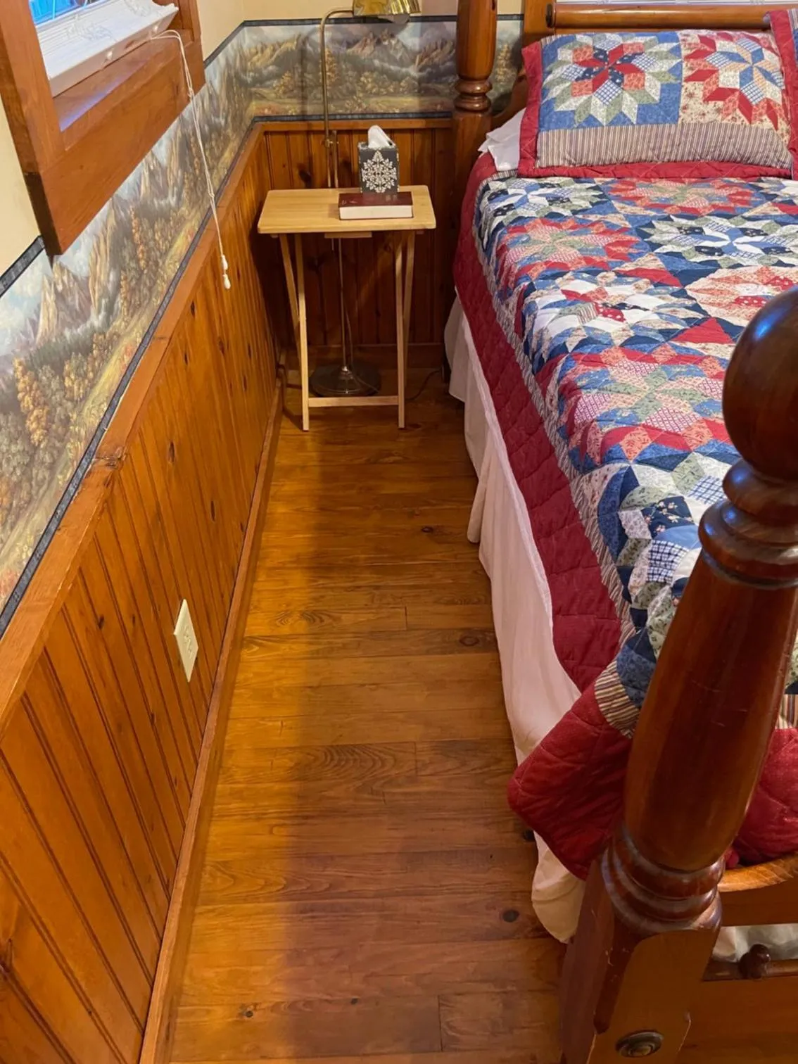 Bed in Mountain Aire Cottages, Inn, & Glamping