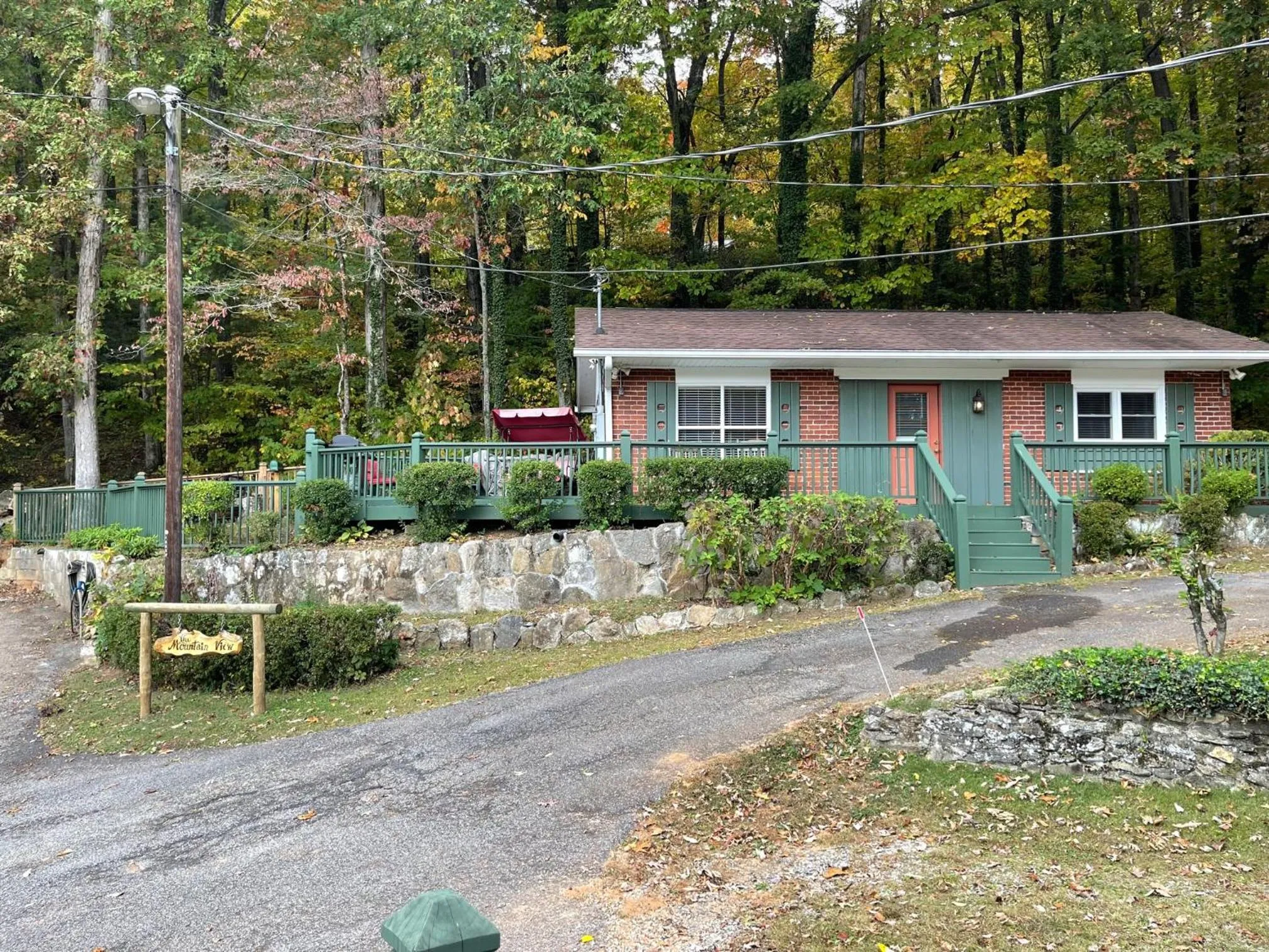 Property building in Mountain Aire Cottages, Inn, & Glamping