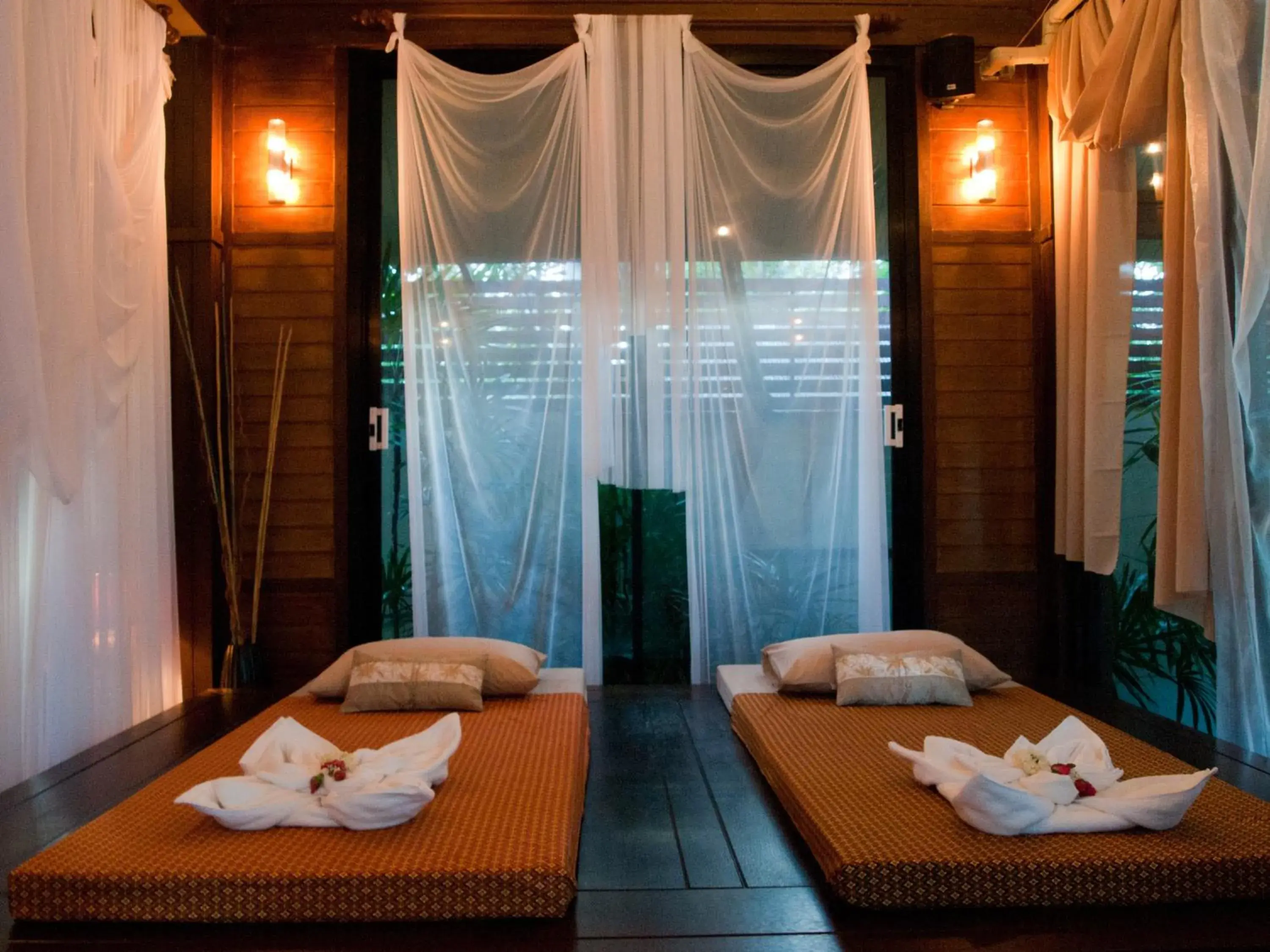 Bed in Baan Klang Aow Beach Resort Bed in Baan Klang Aow Beach Resort