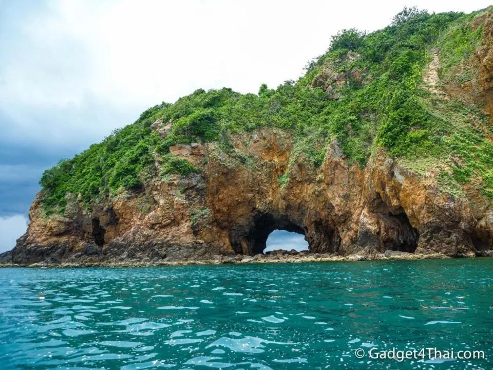 Baan Klang Aow Beach Resort