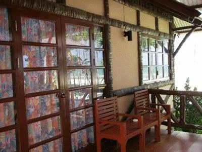 Baan Klang Aow Beach Resort