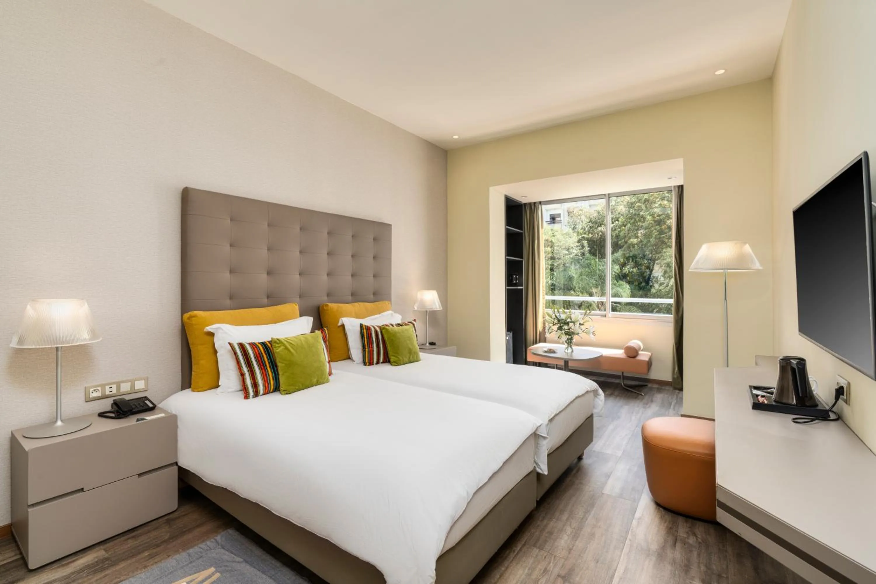 Photo of the whole room, Bed in Marina Bay City Center