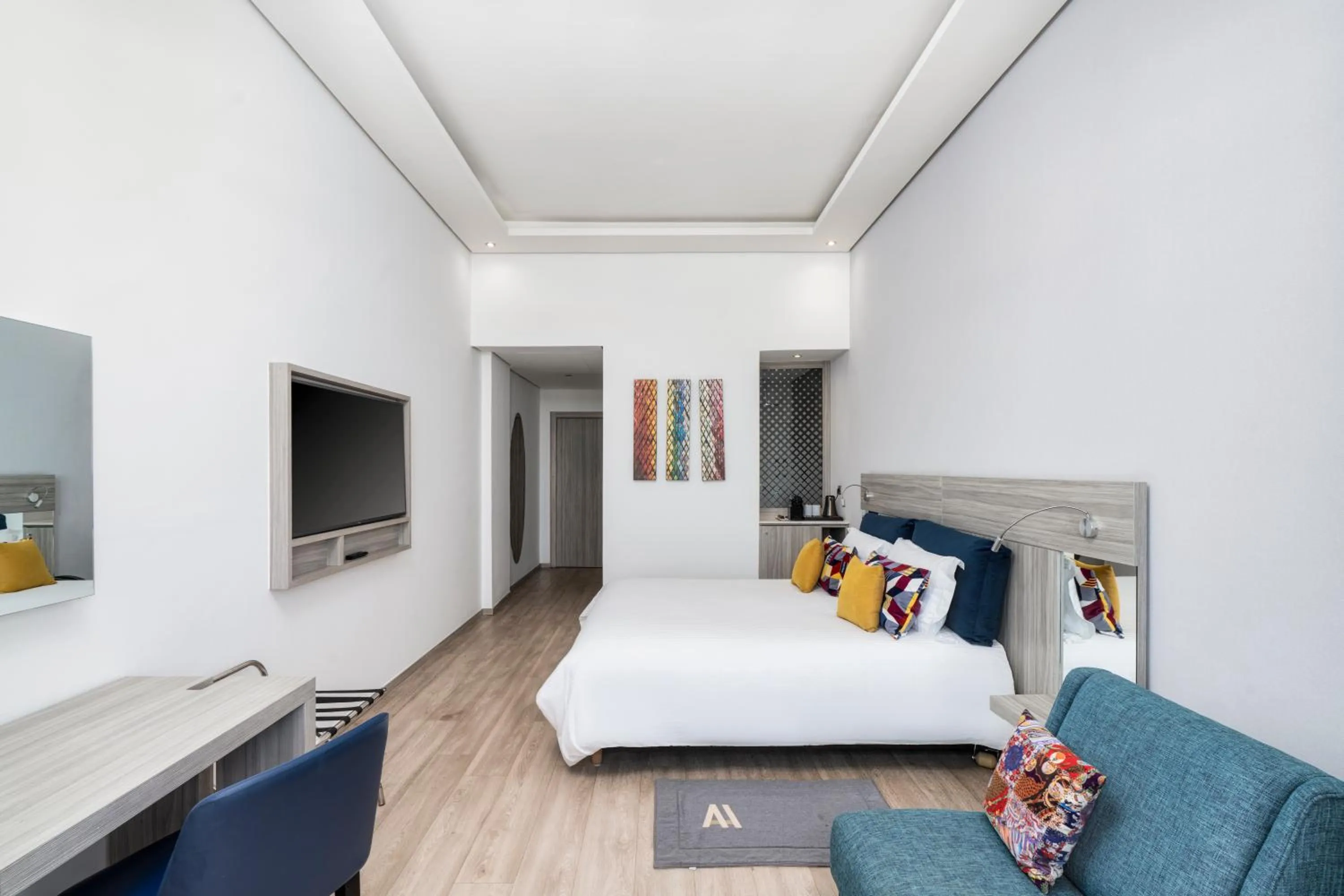 Photo of the whole room, Bed in Marina Bay City Center