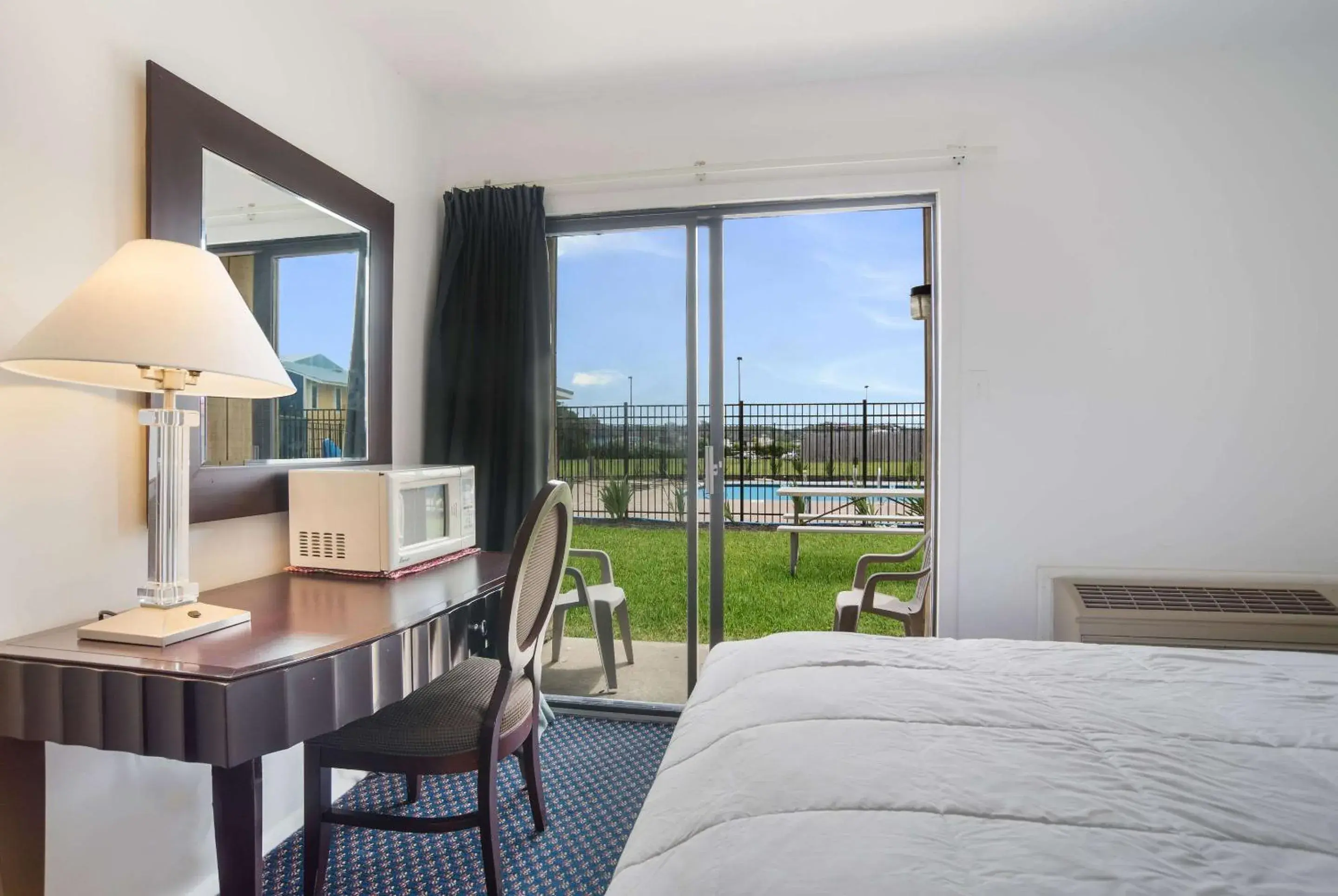 Double Room with Two Double Beds - Accessible/Non Smoking in Rodeway Inn at Somers Cove Marina Double Room with Two Double Beds - Accessible/Non Smoking in Rodeway Inn at Somers Cove Marina