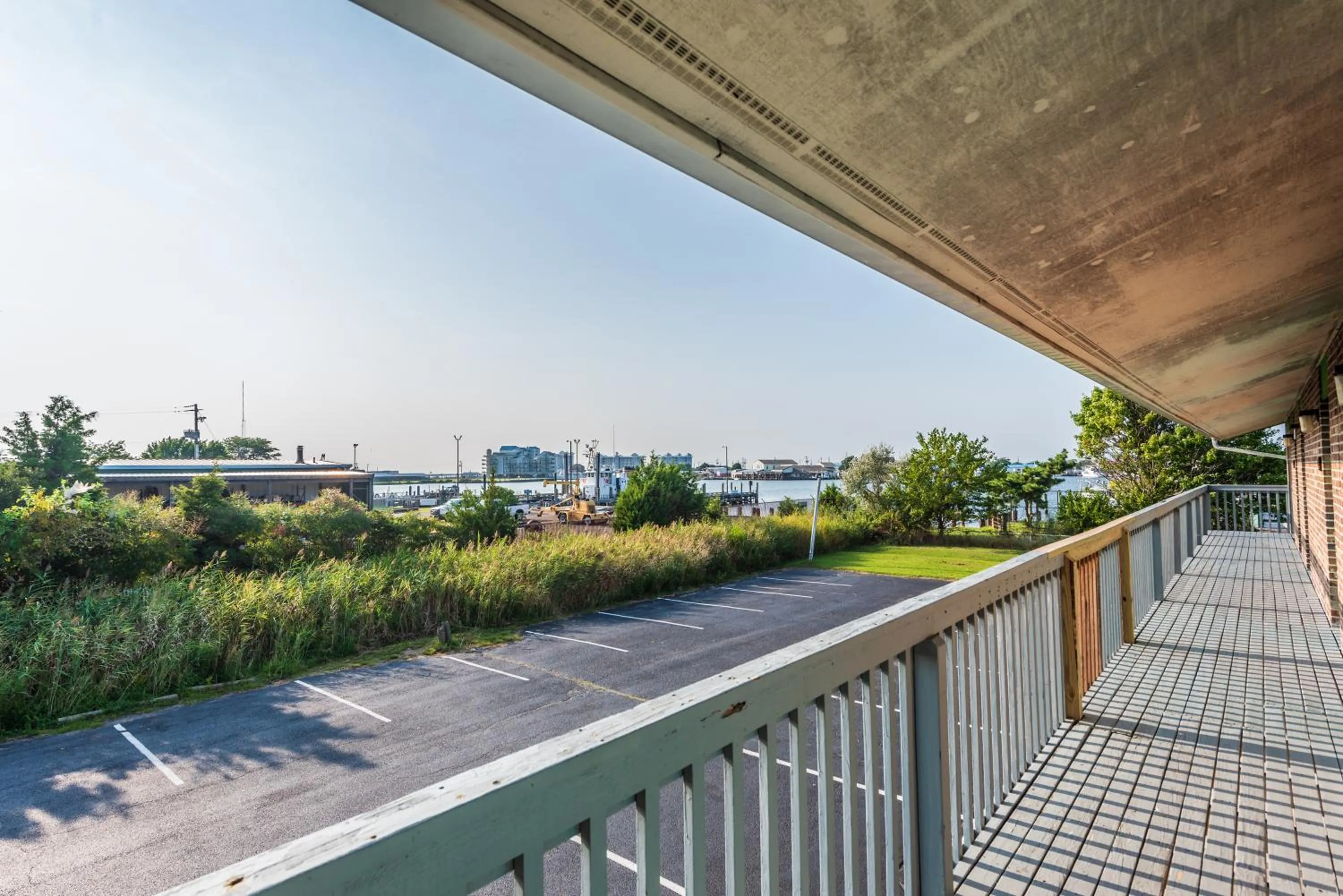 Balcony/Terrace in Rodeway Inn at Somers Cove Marina