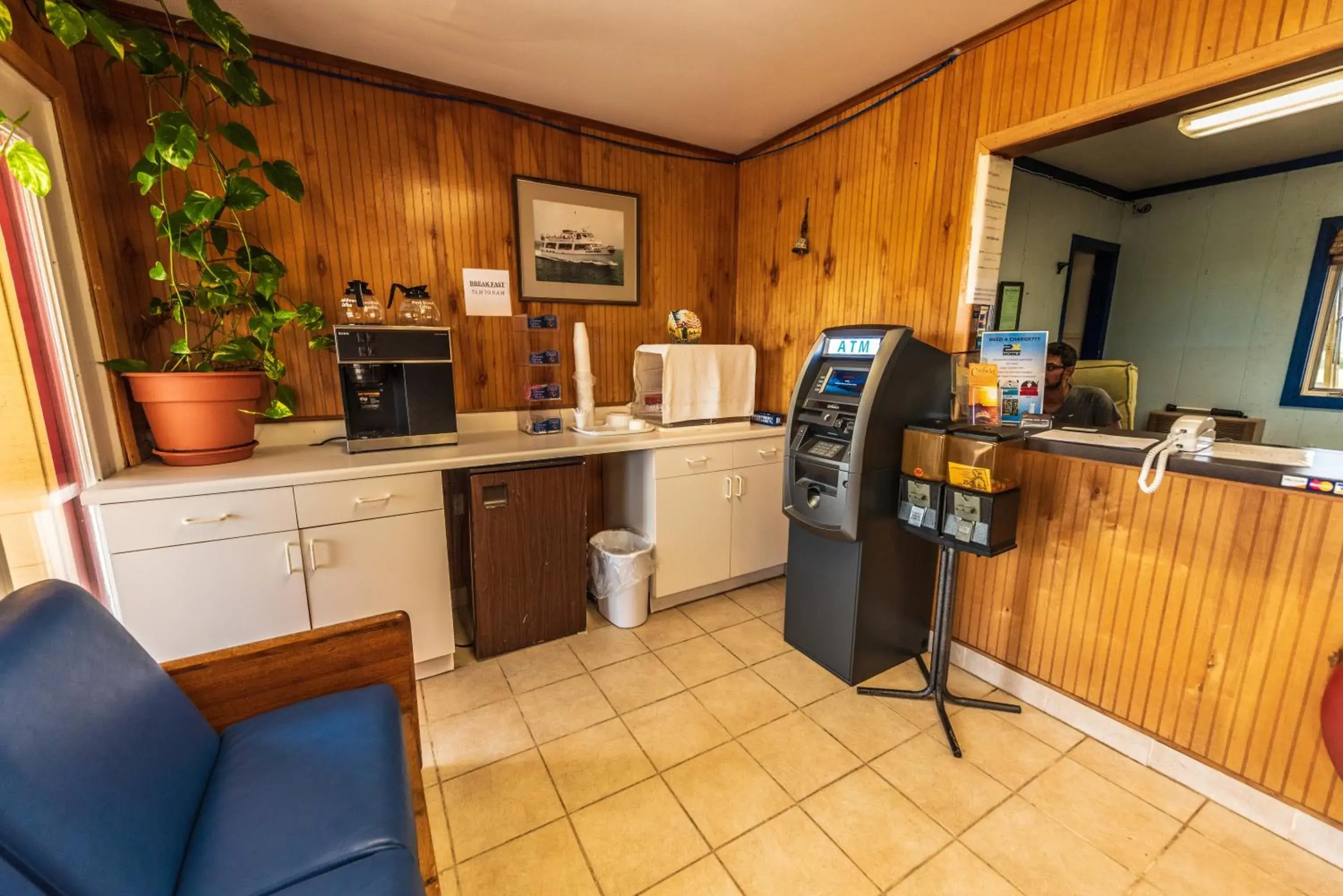 Breakfast in Rodeway Inn at Somers Cove Marina Breakfast in Rodeway Inn at Somers Cove Marina