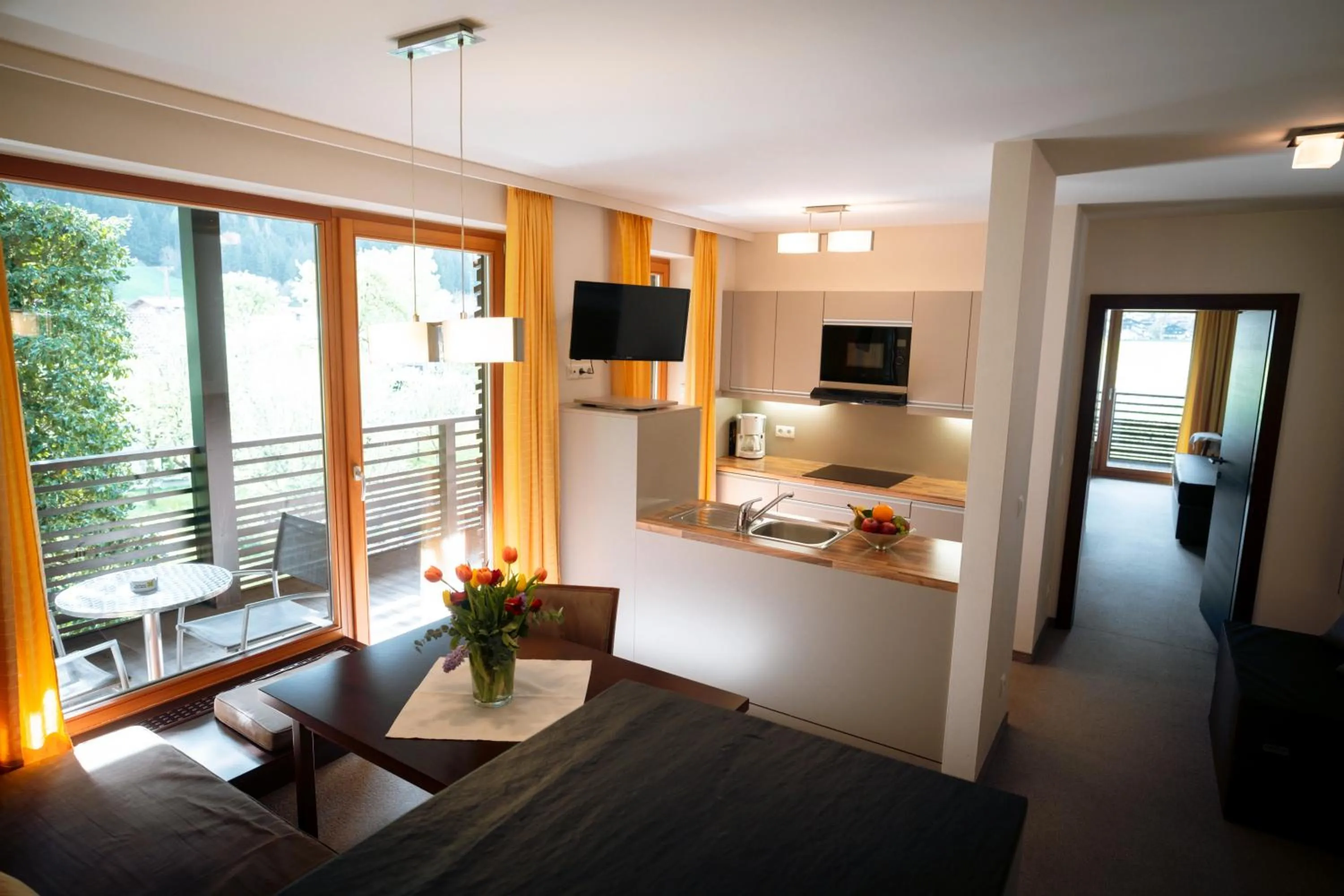 TV and multimedia, Bed in Apart-Garni Innerwiesn