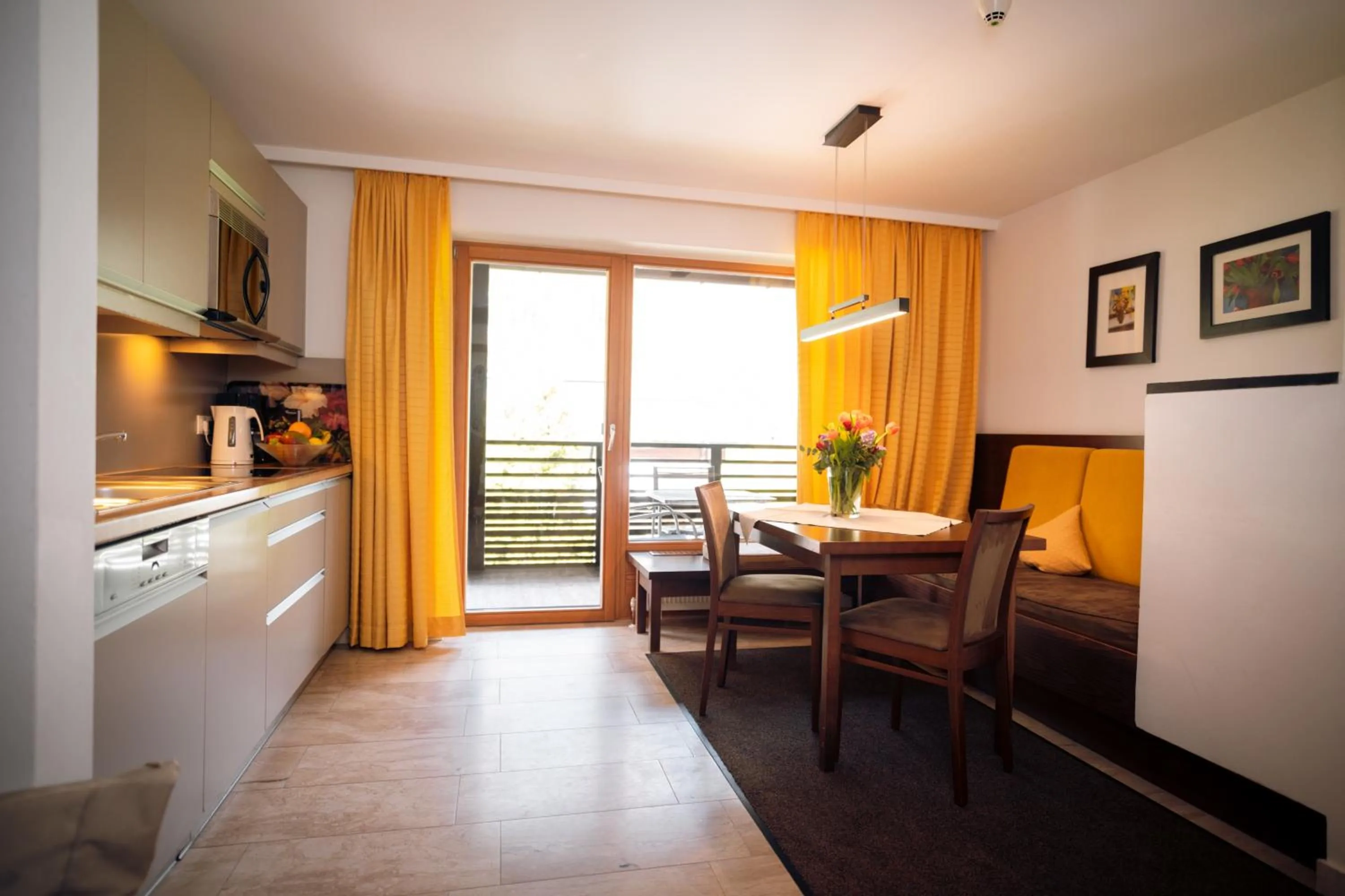 Dining area in Apart-Garni Innerwiesn