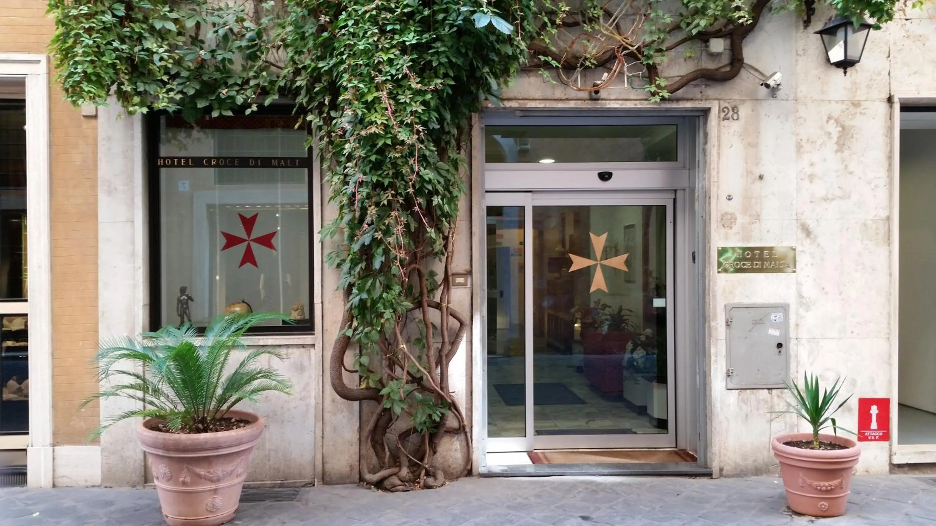 Facade/entrance in Hotel Croce Di Malta