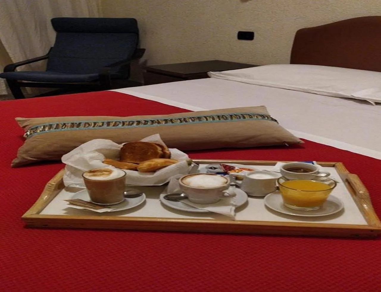 Breakfast, Bed in Hotel Croce Di Malta