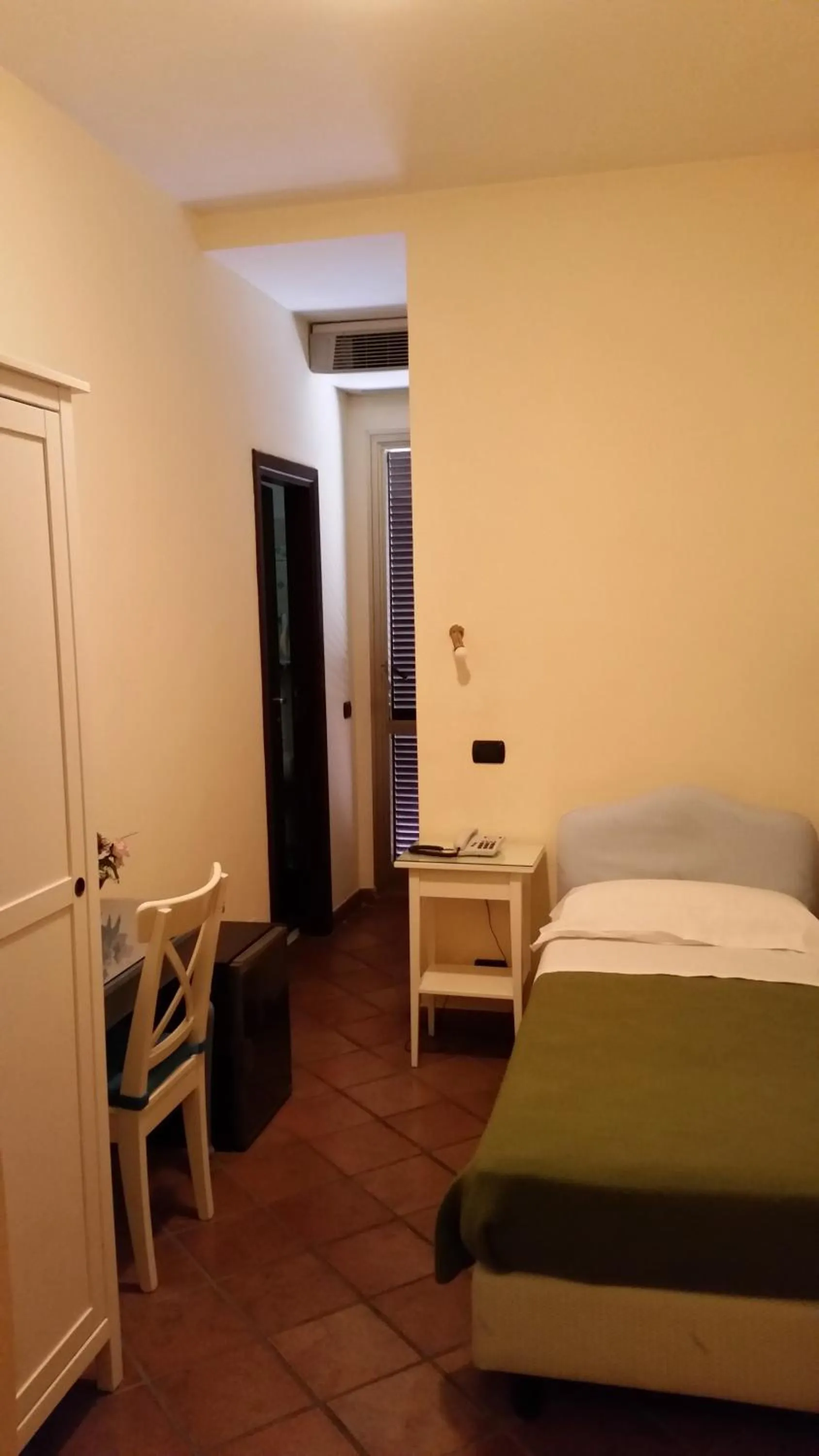 Photo of the whole room, Bed in Hotel Croce Di Malta