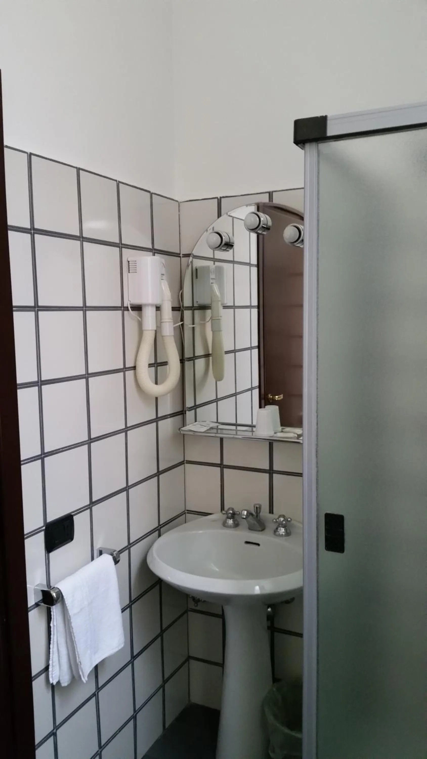 Bathroom in Hotel Croce Di Malta