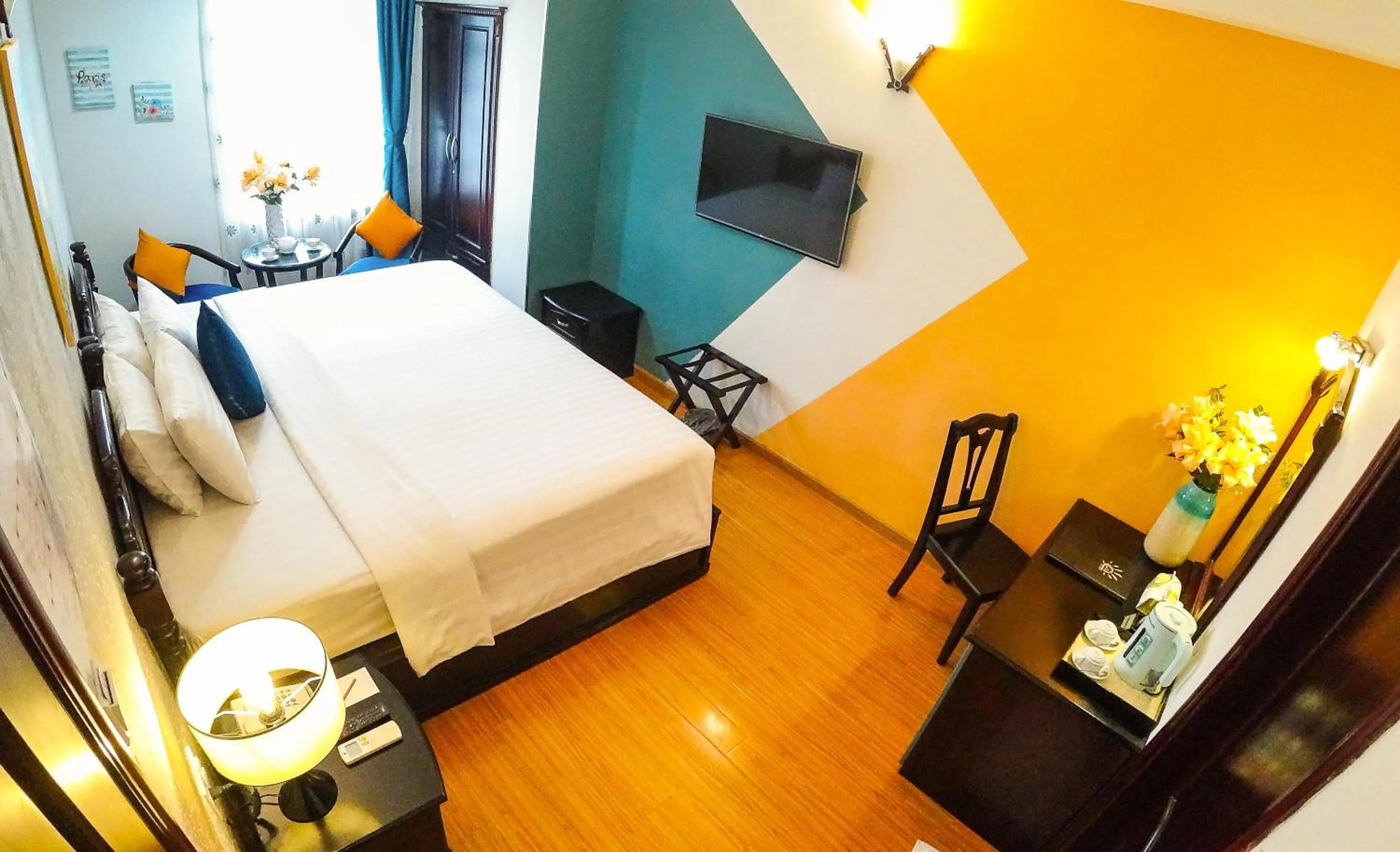 Bed in Sunrise Central Hotel