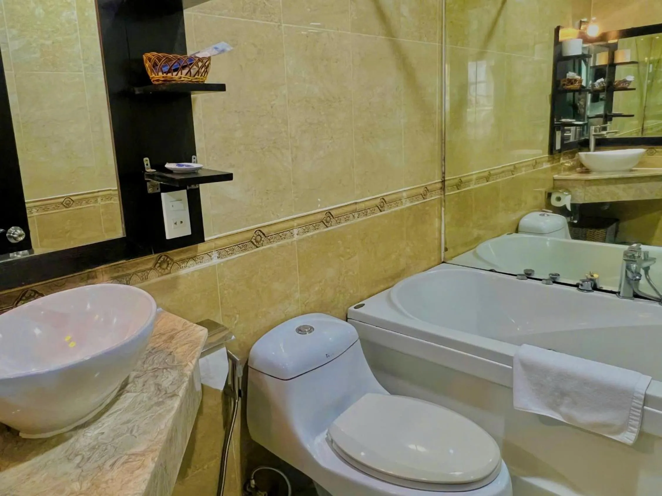 Sunrise Central Hotel