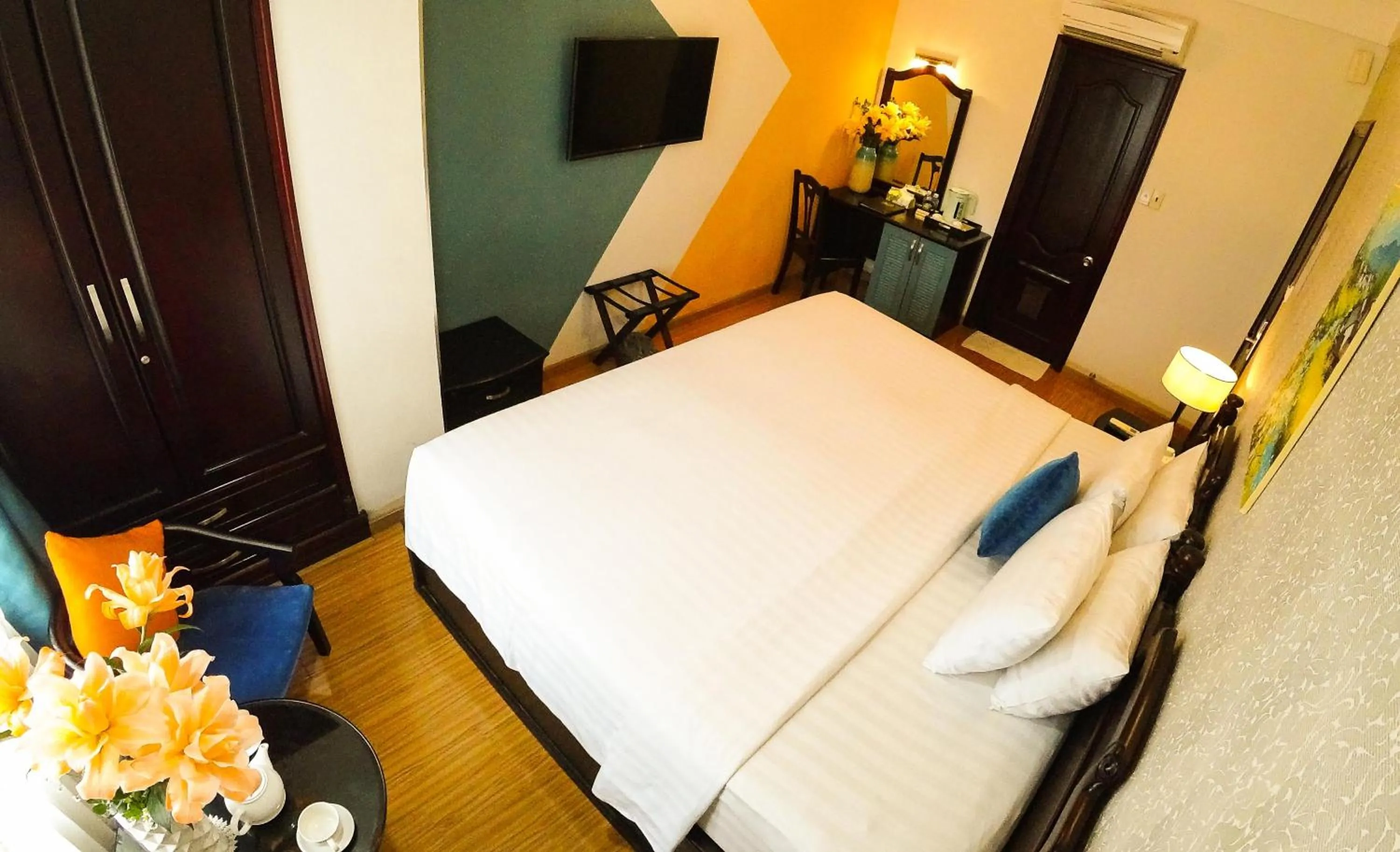 Bed in Sunrise Central Hotel