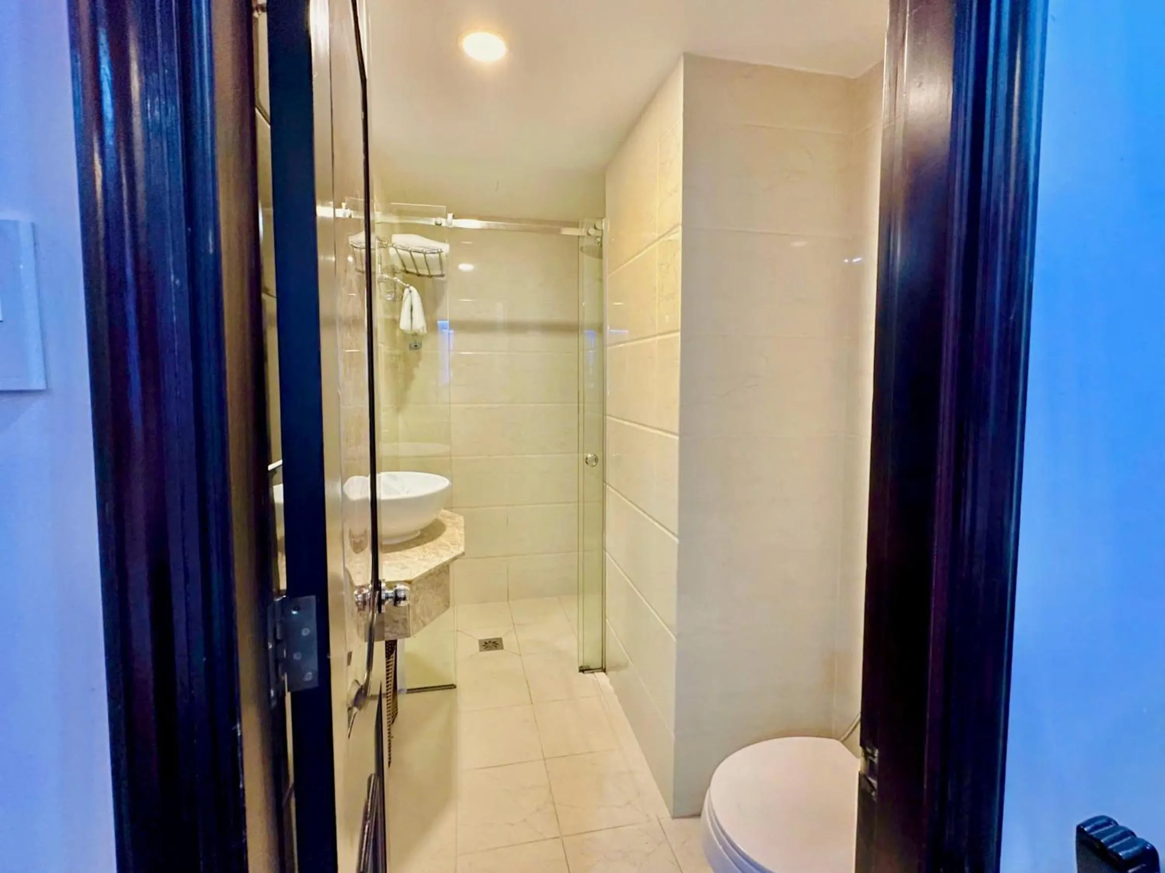 Bathroom in Sunrise Central Hotel