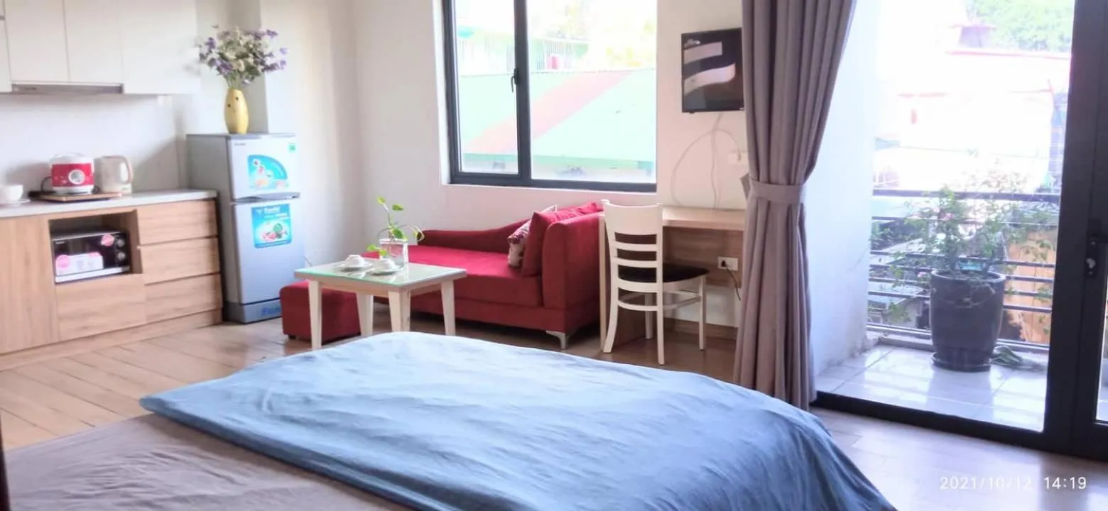 Photo of the whole room, Bed in NYT Home Giang Vo