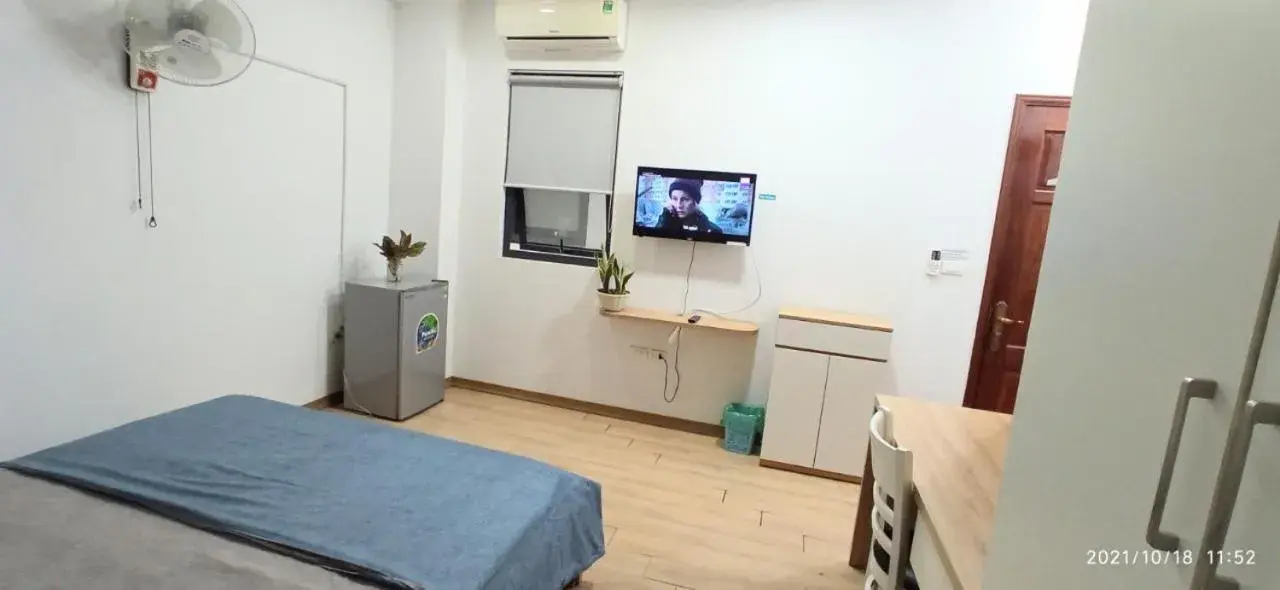 TV and multimedia, Bed in NYT Home Giang Vo TV and multimedia, Bed in NYT Home Giang Vo