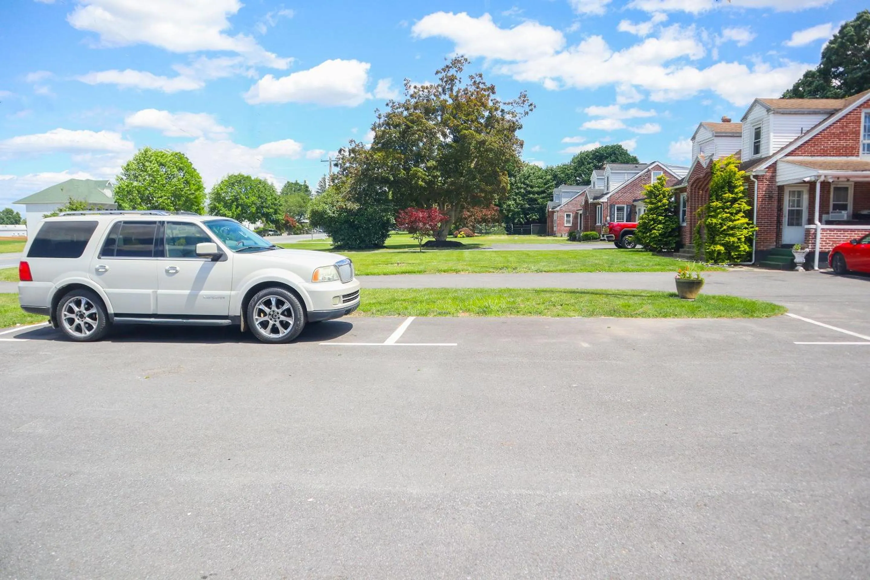 Facade/entrance in The Lancaster Motel By OYO Ronks near Paradise