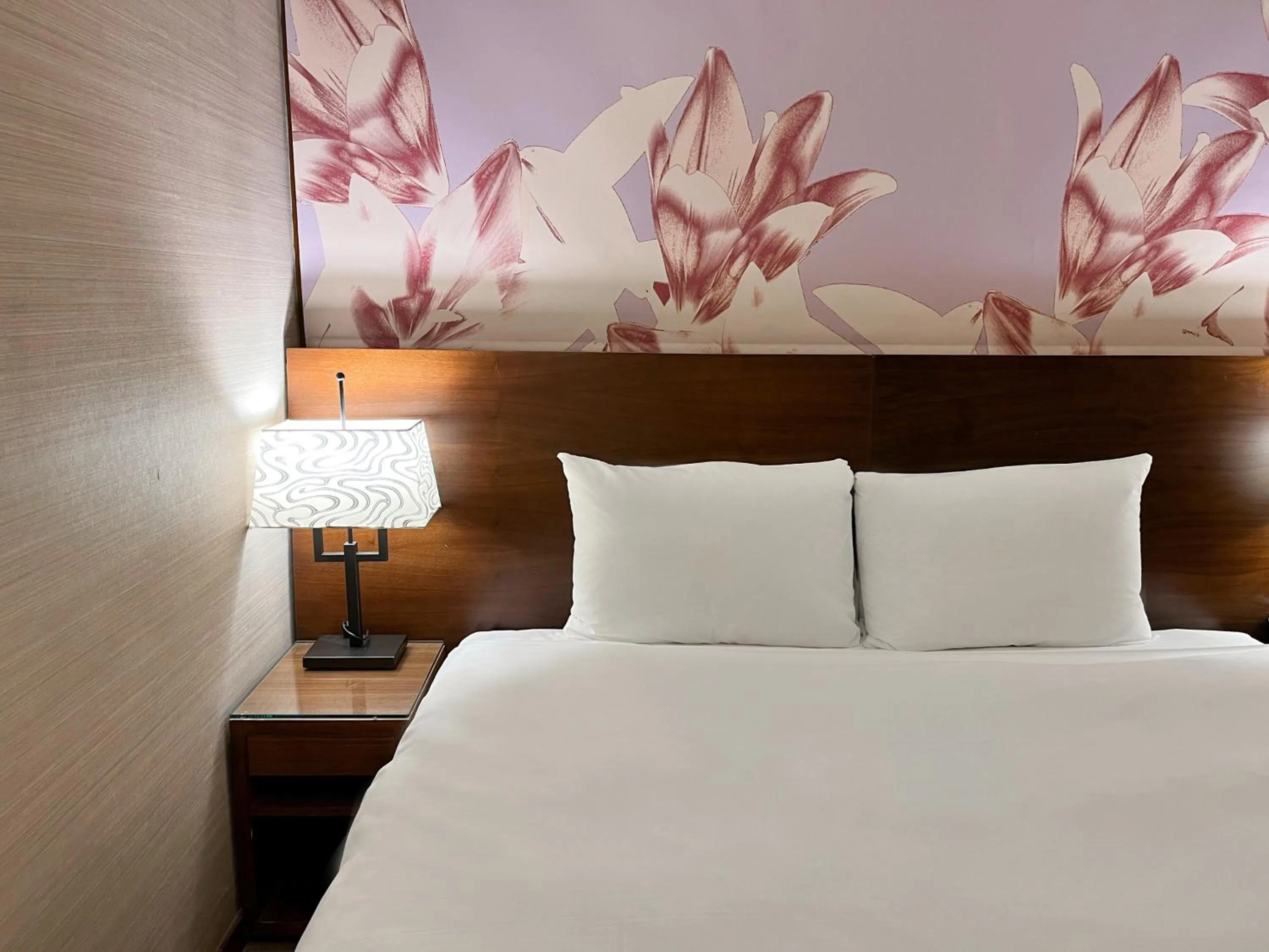 Photo of the whole room, Bed in Guide Hotel Taipei NTU