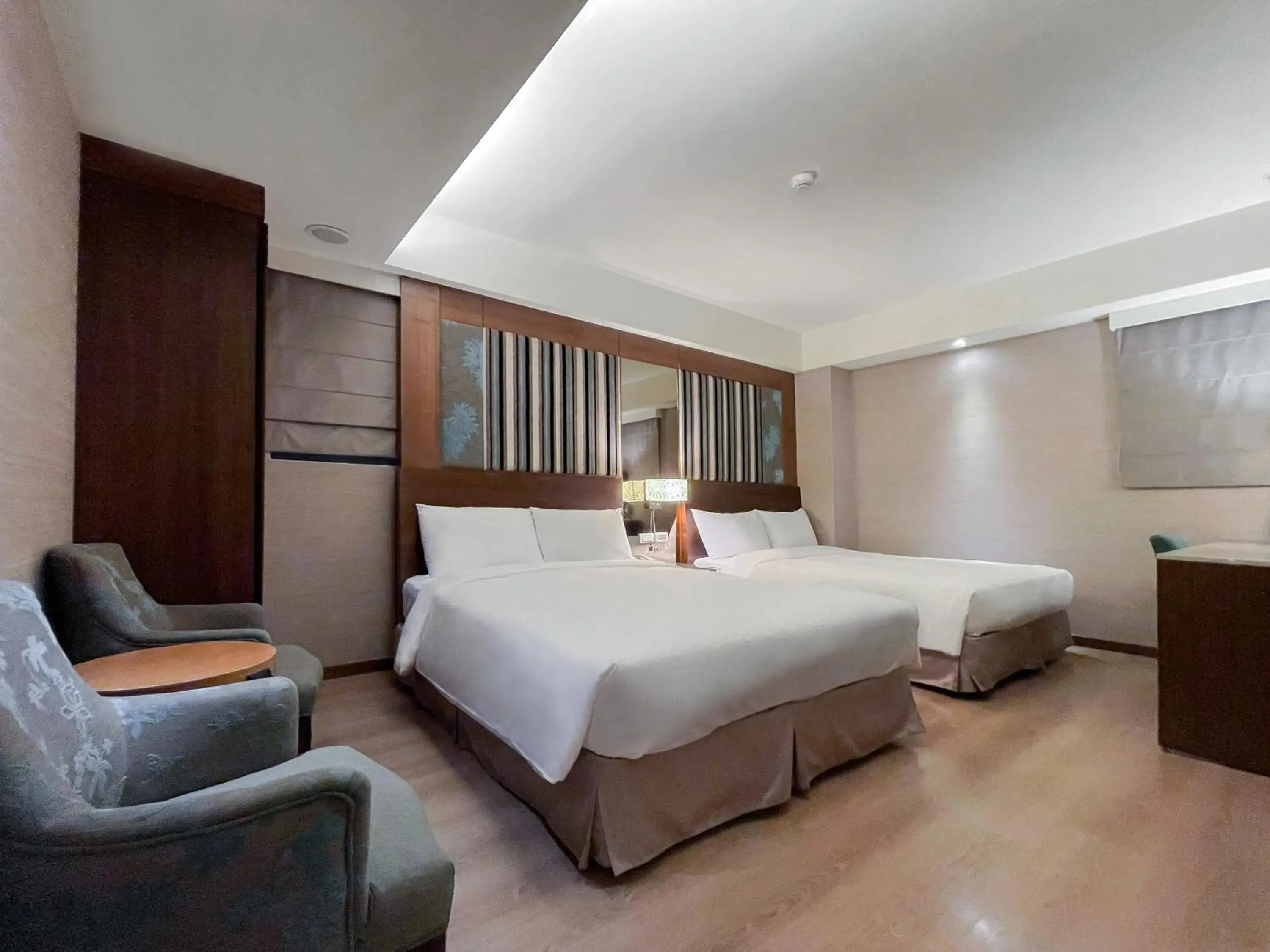 Photo of the whole room, Bed in Guide Hotel Taipei NTU Photo of the whole room, Bed in Guide Hotel Taipei NTU