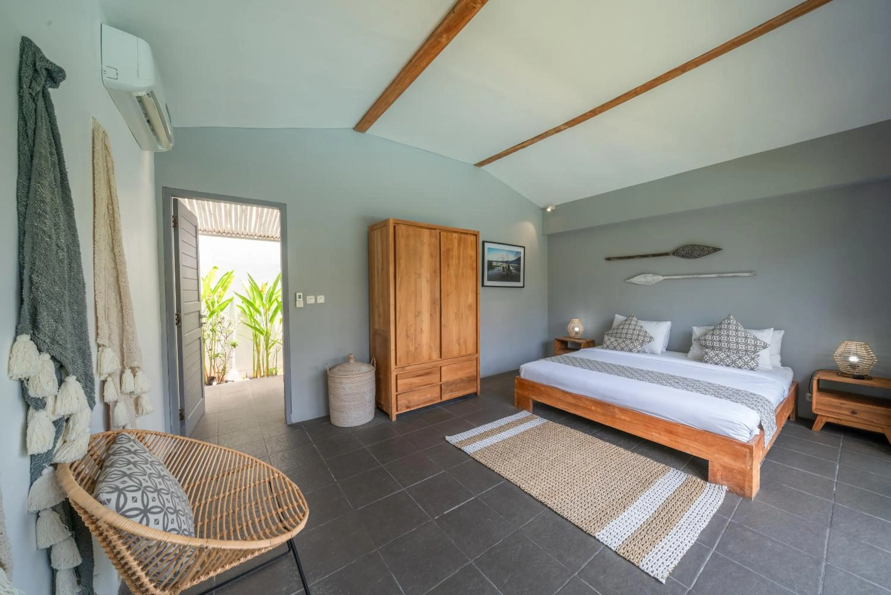 Villa Nahema - 4BR Villa in Seminyak Next to the Beach