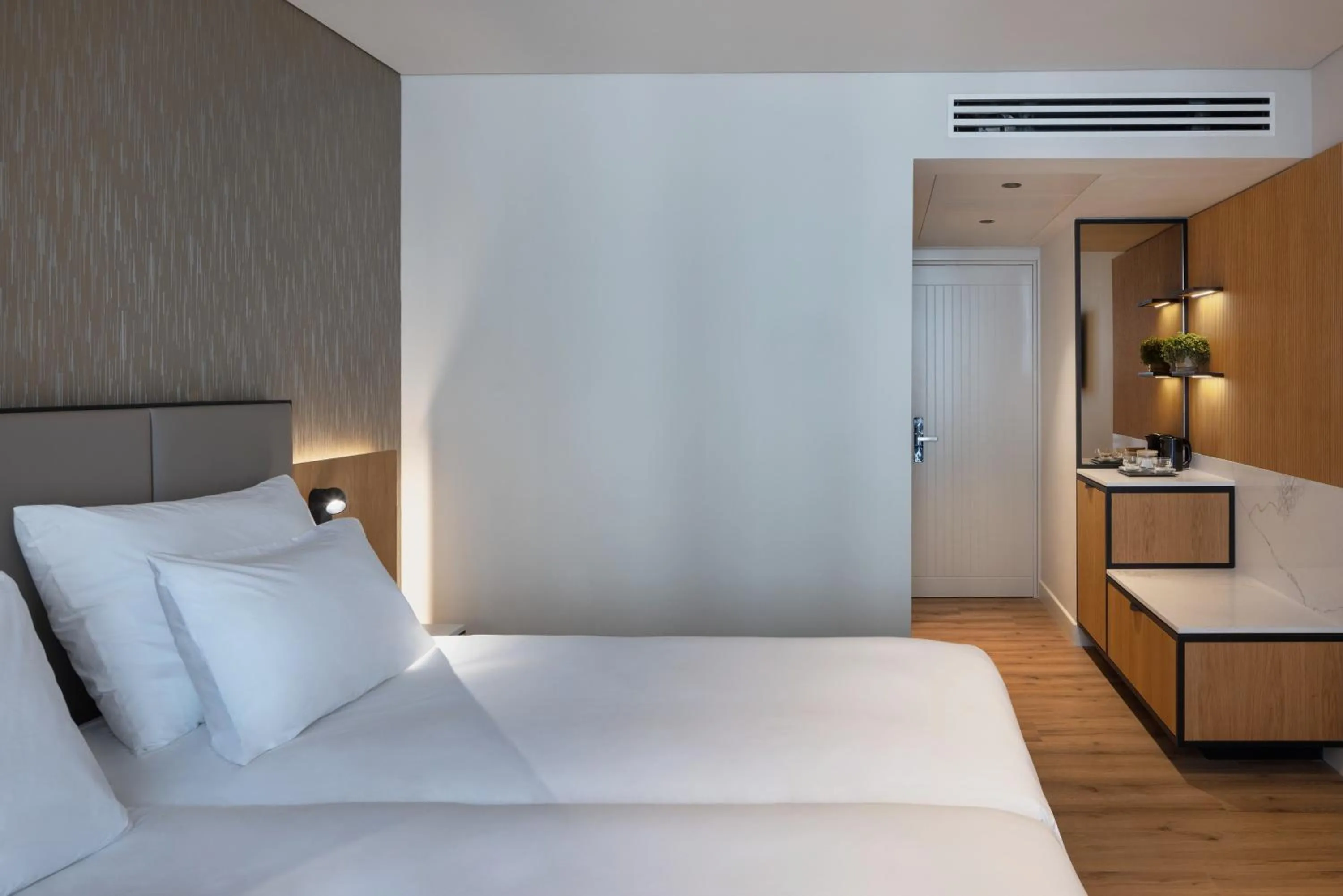 Photo of the whole room, Bed in Jerusalem Gardens Hotel