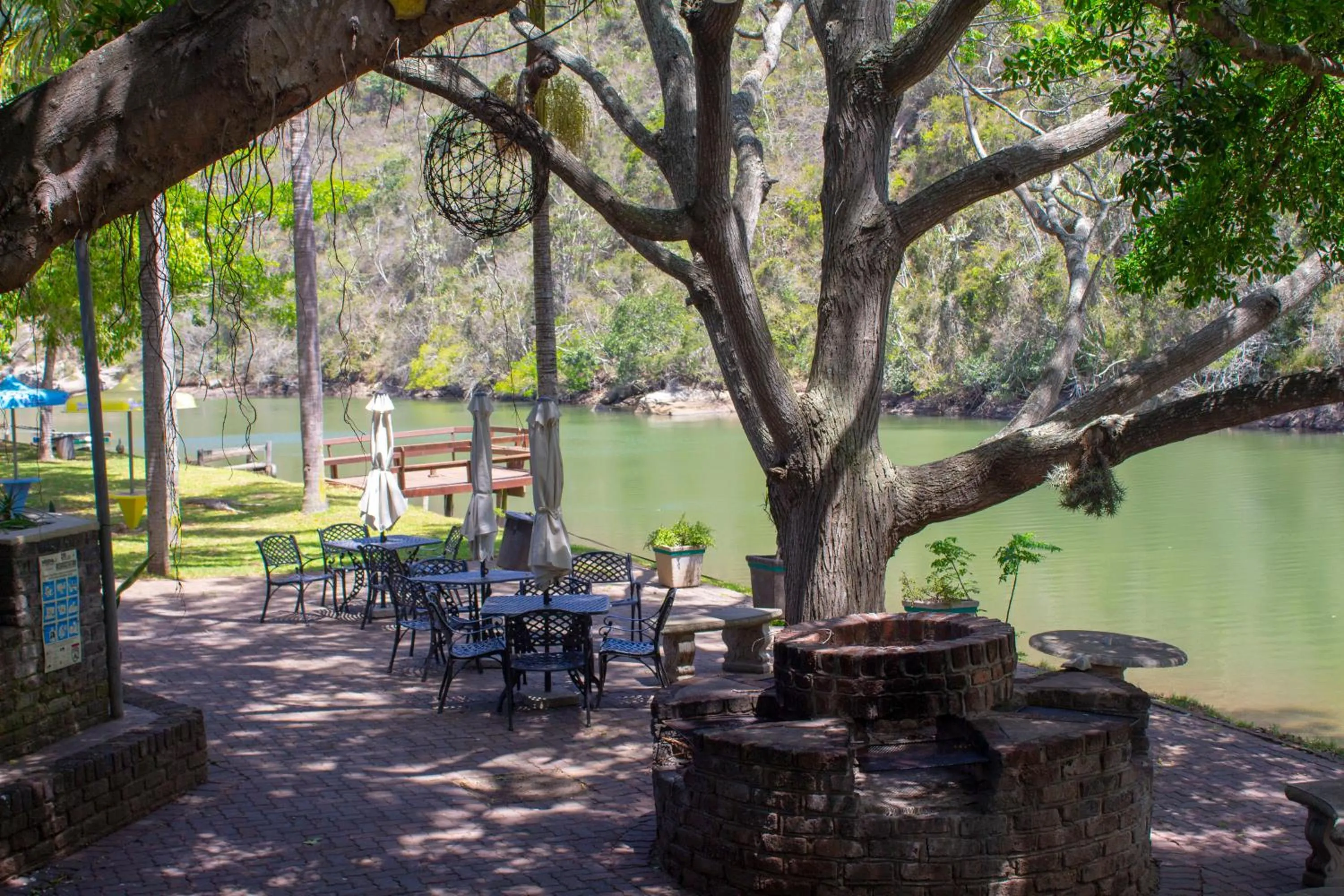 Restaurant/places to eat in Areena Riverside Resort