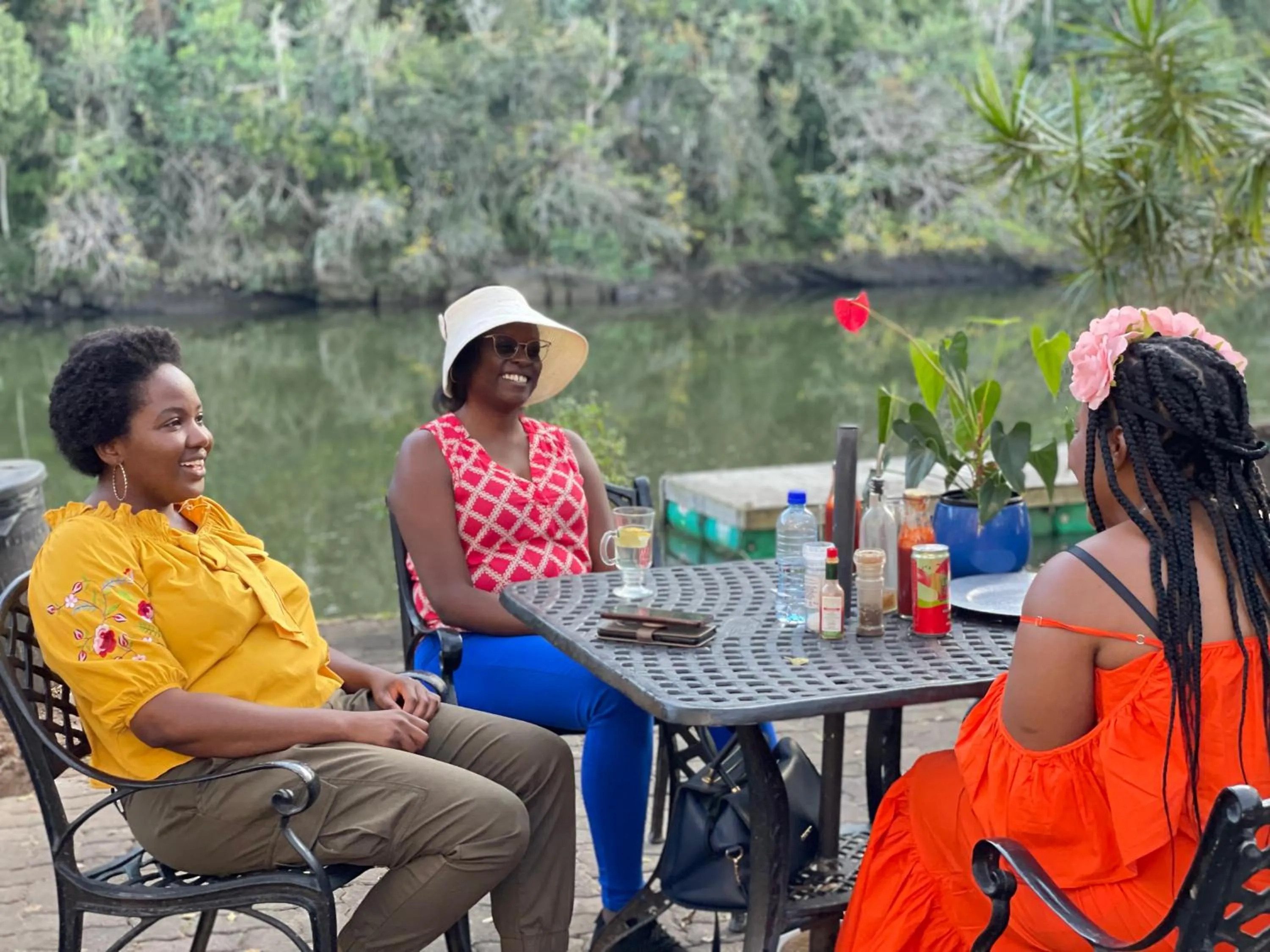 Restaurant/places to eat in Areena Riverside Resort