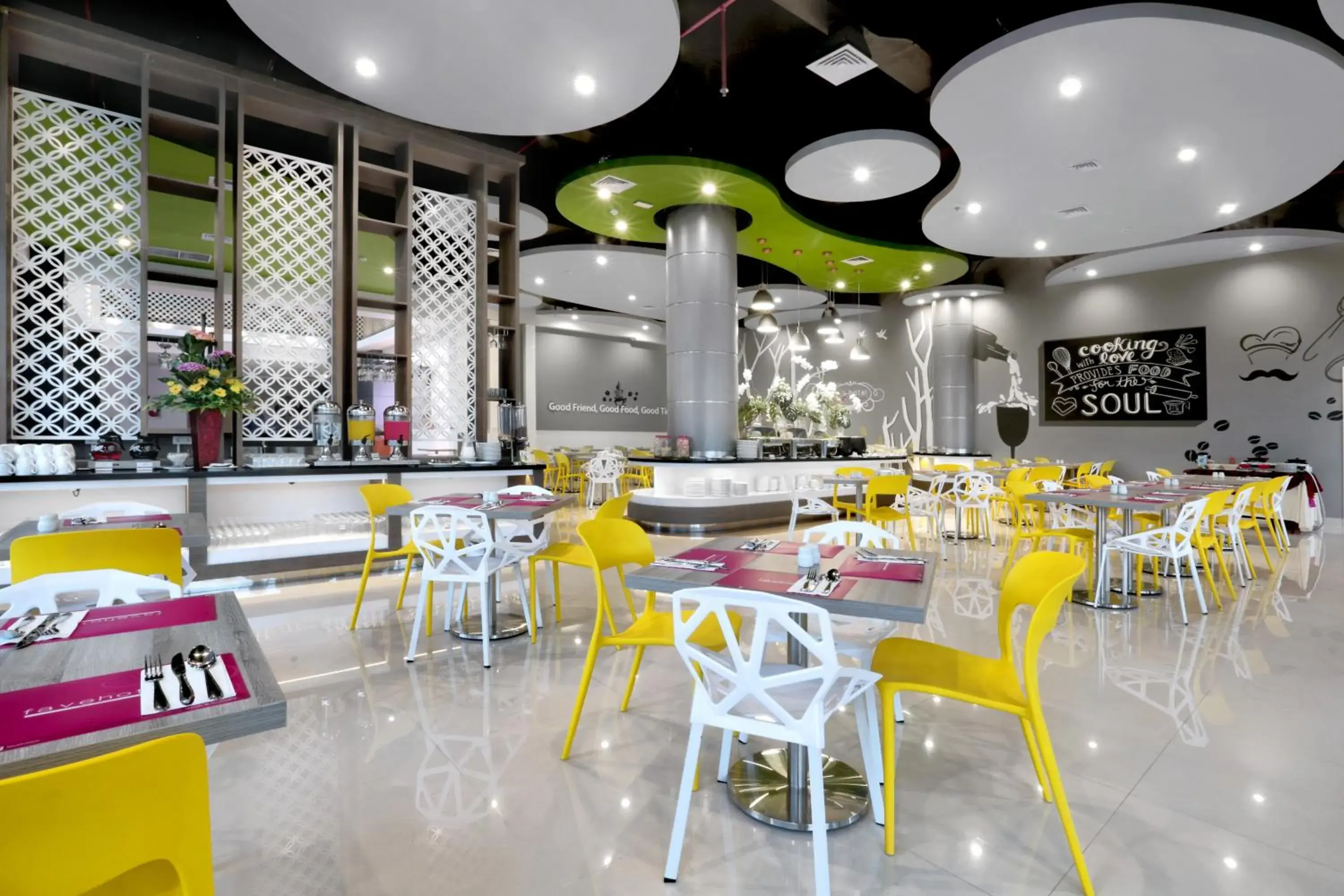 Restaurant/places to eat in favehotel Tuban Restaurant/places to eat in favehotel Tuban