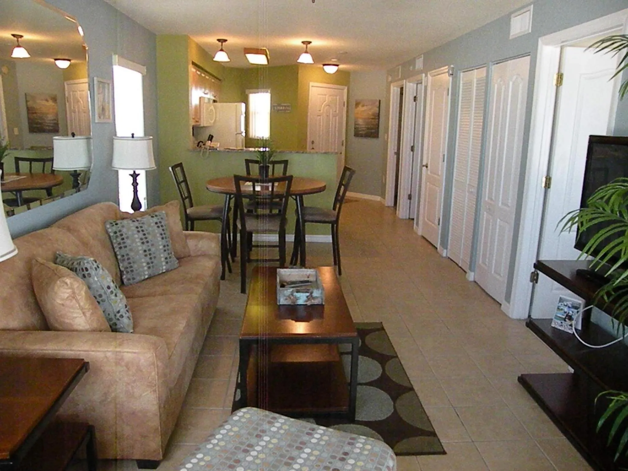 Living room in Surf Beach Treasure Island Resort