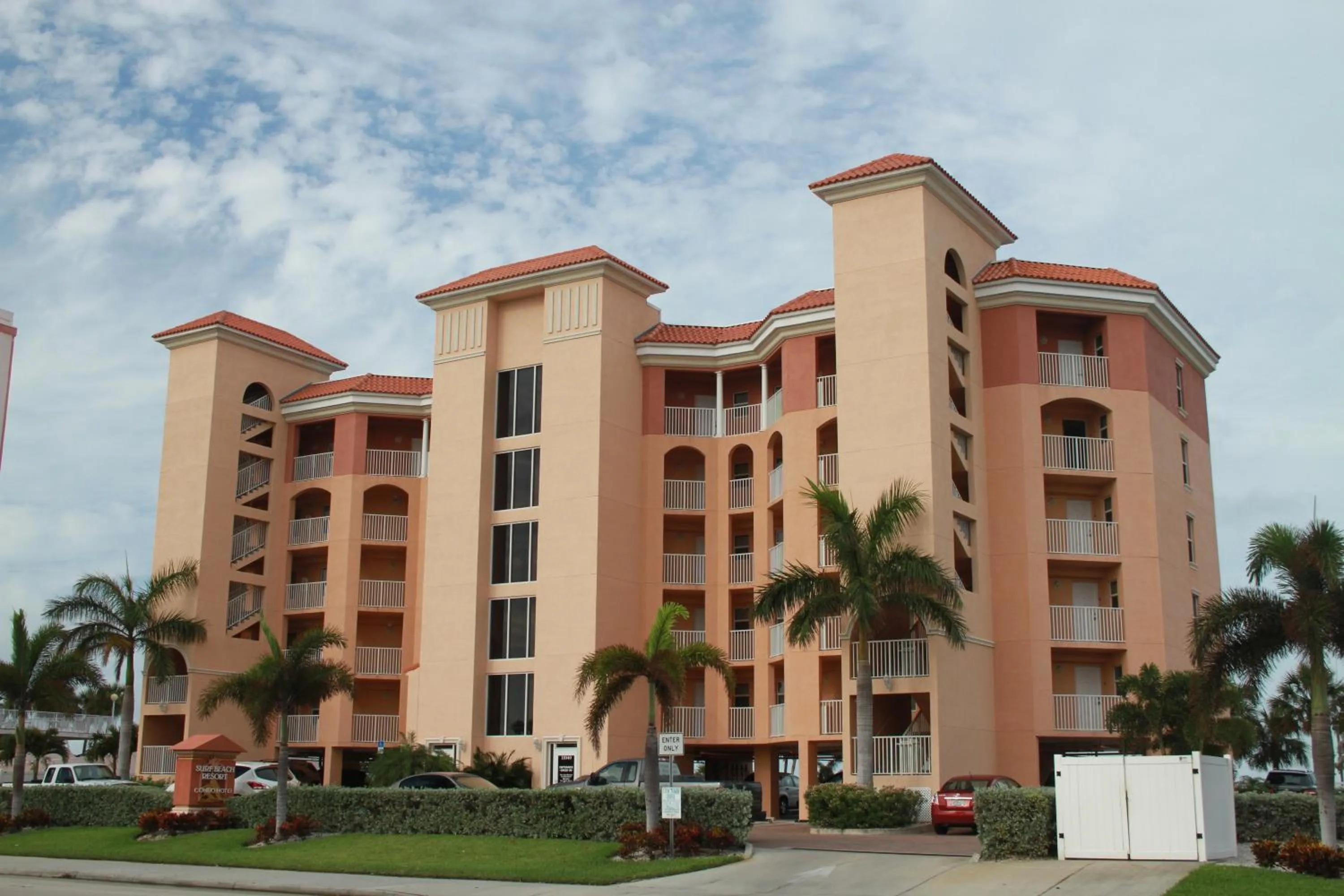 Facade/entrance in Surf Beach Treasure Island Resort