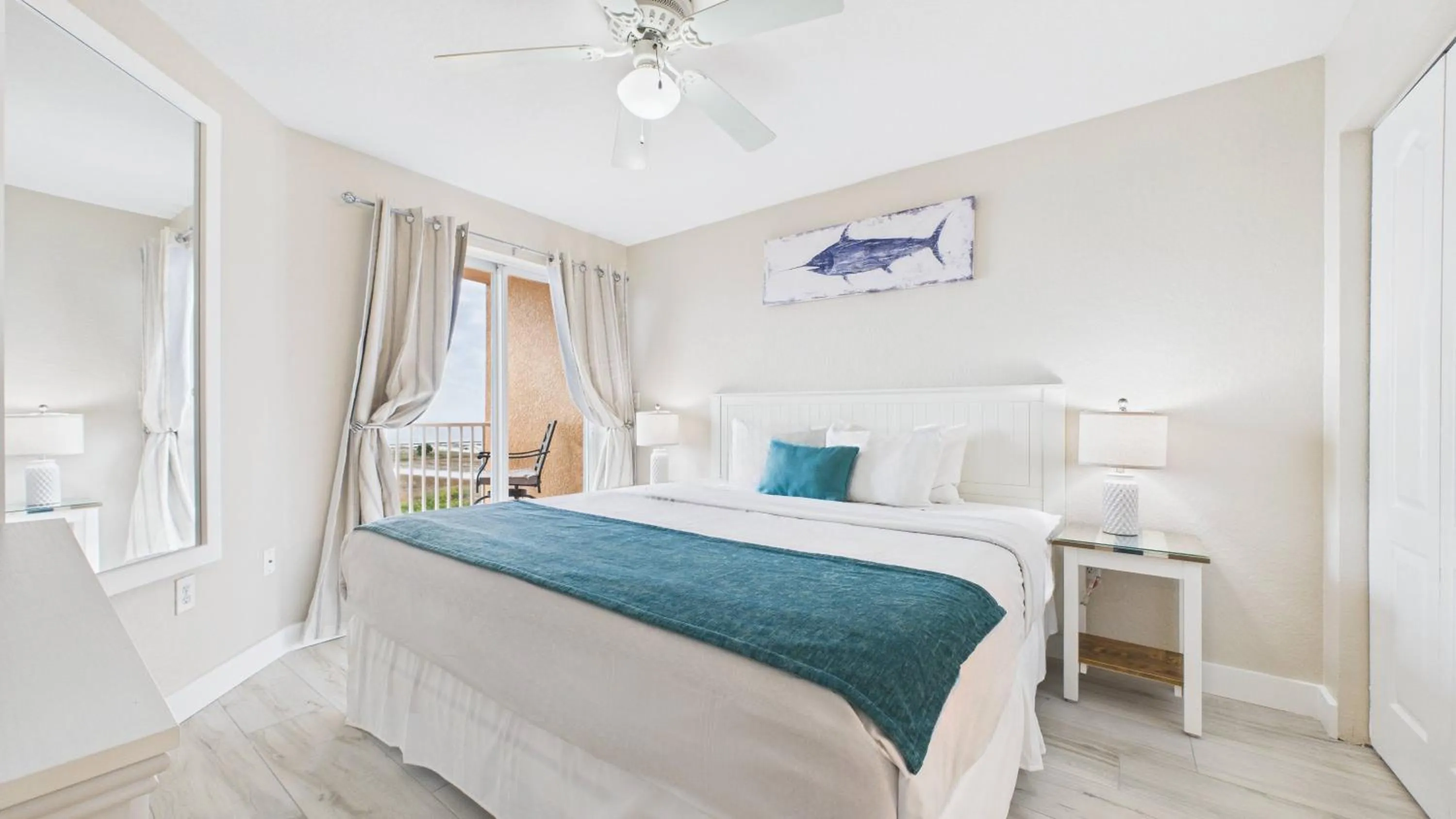 Bed in Surf Beach Treasure Island Resort