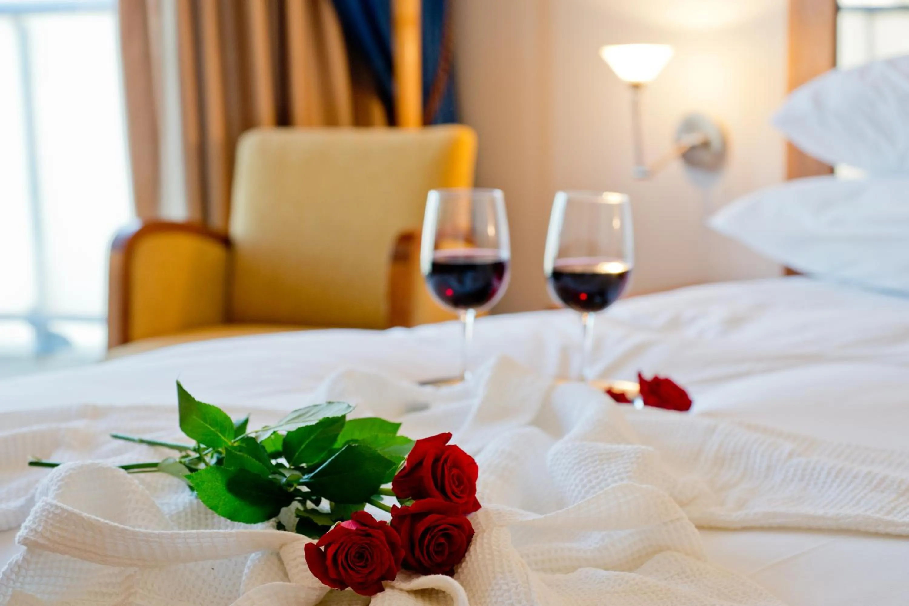 Bedroom, Bed in Leonardo Hotel Jerusalem