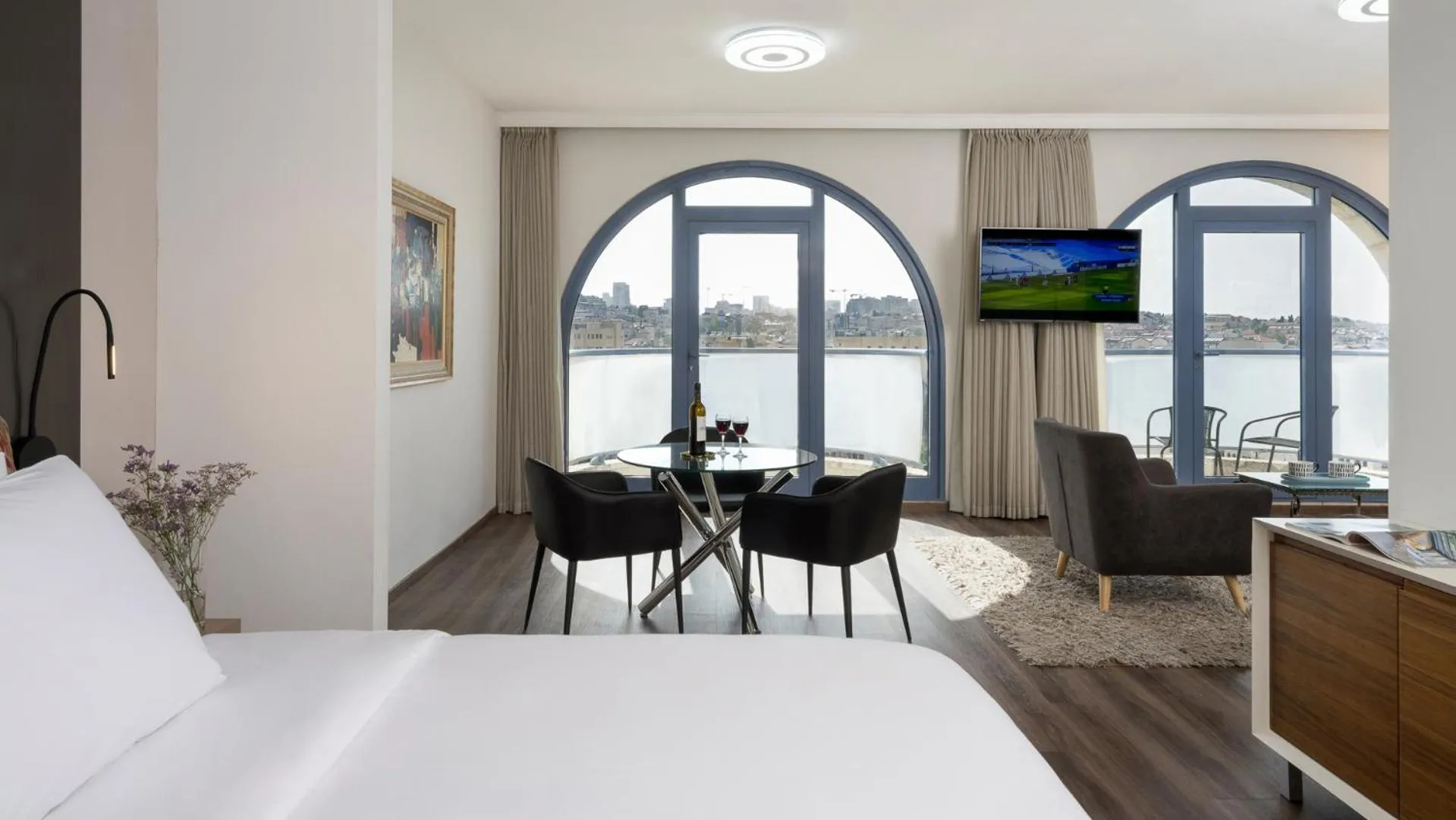 Photo of the whole room, Bed in Leonardo Hotel Jerusalem