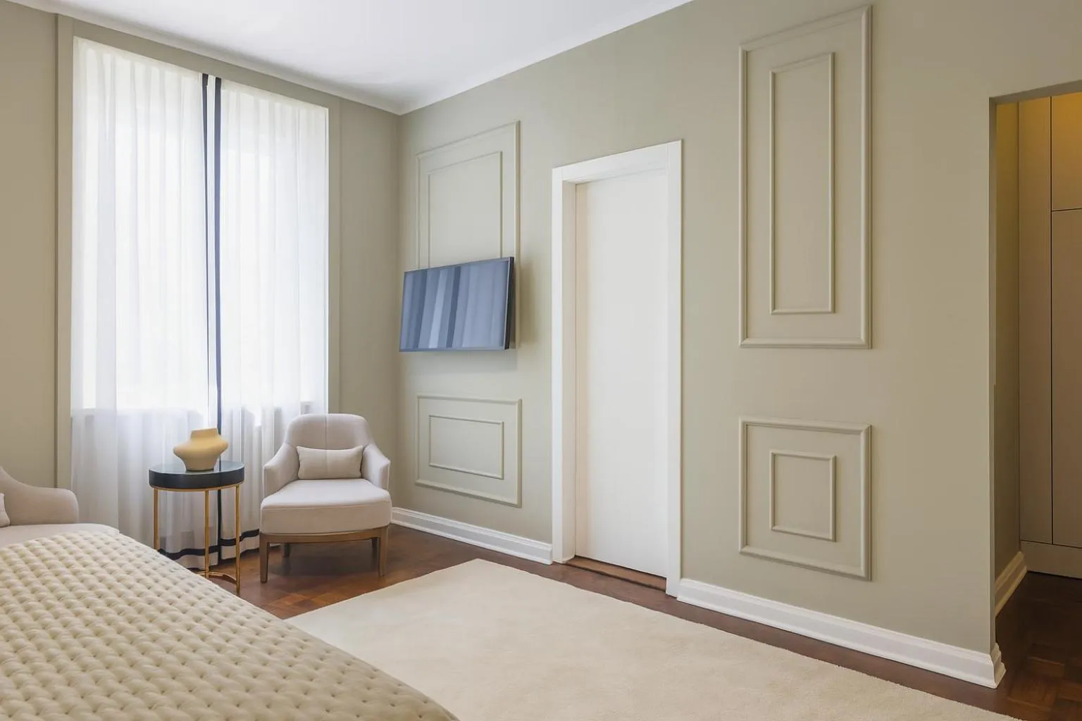 Seating area, Bed in Hotel Majestic