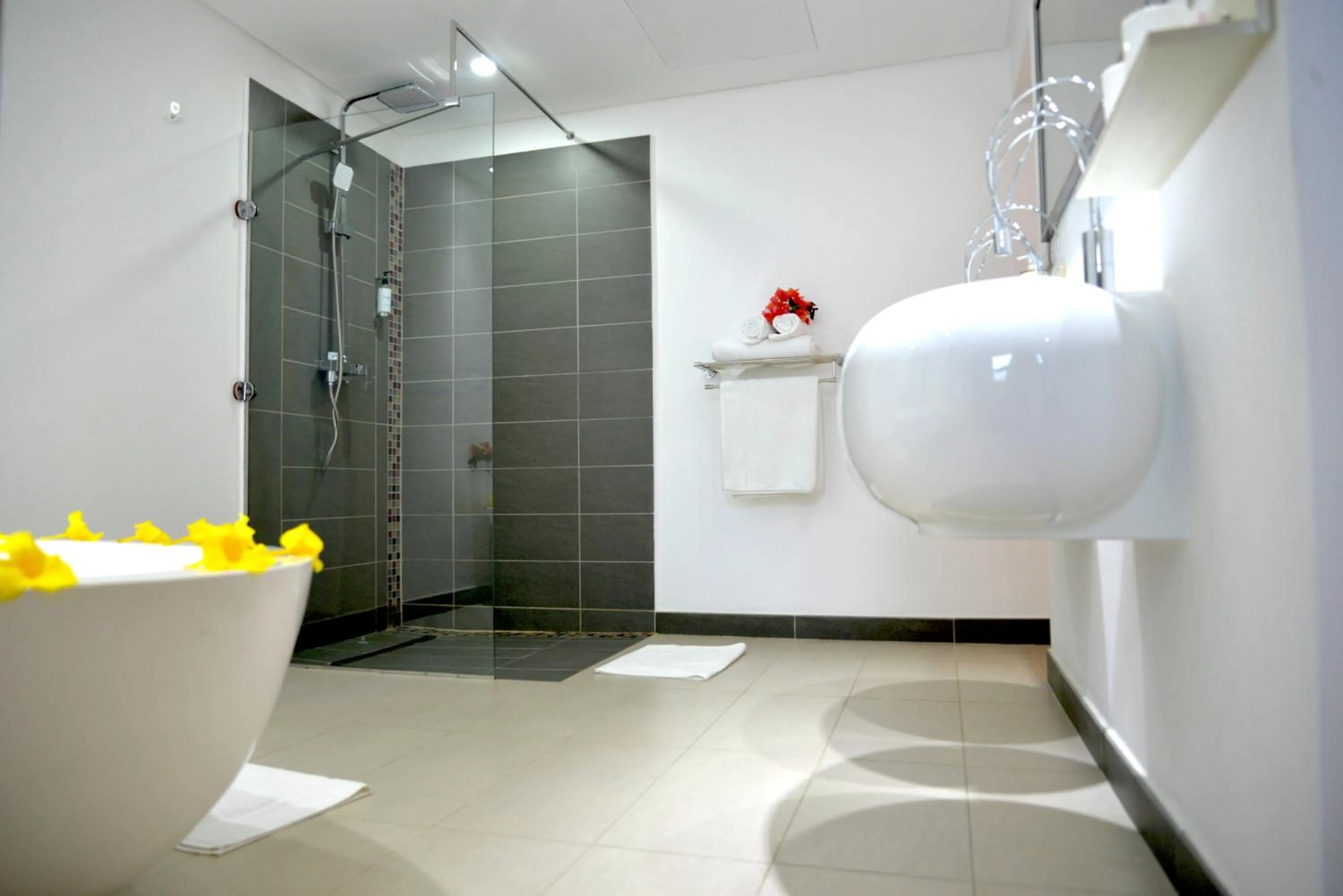 Bathroom in Toparadis Guest House