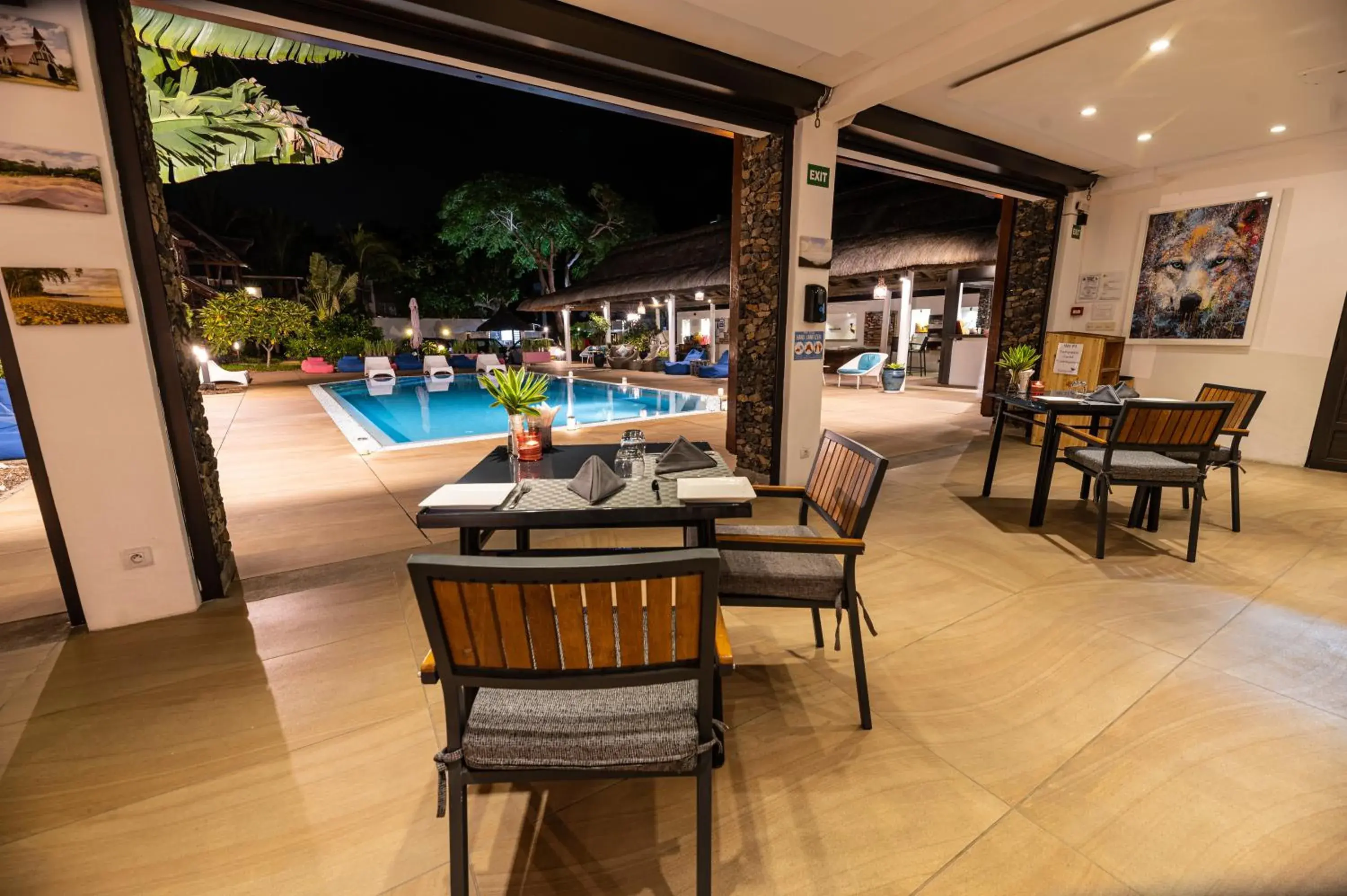 Restaurant/places to eat, Swimming Pool in Toparadis Guest House