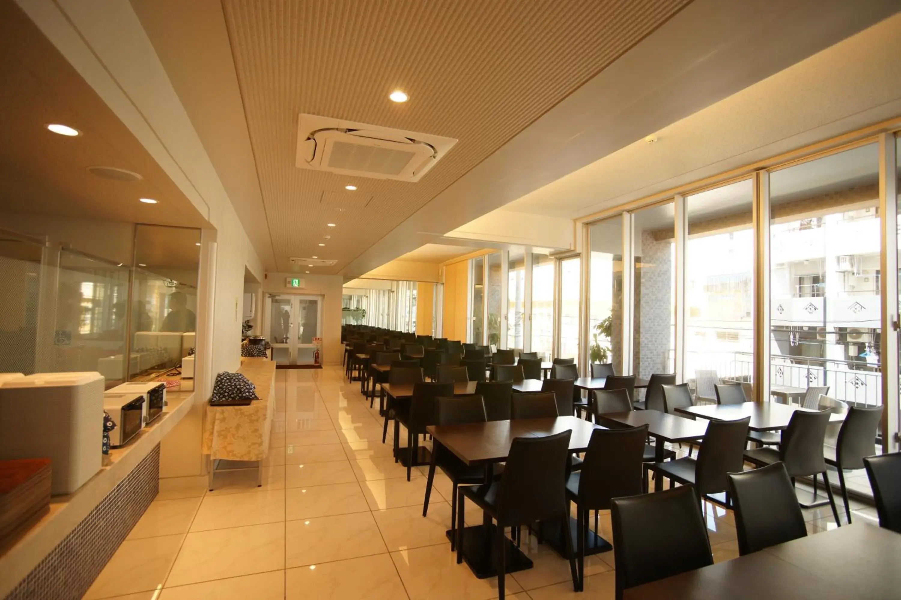 Restaurant/places to eat in RJ Hotel Naha Restaurant/places to eat in RJ Hotel Naha