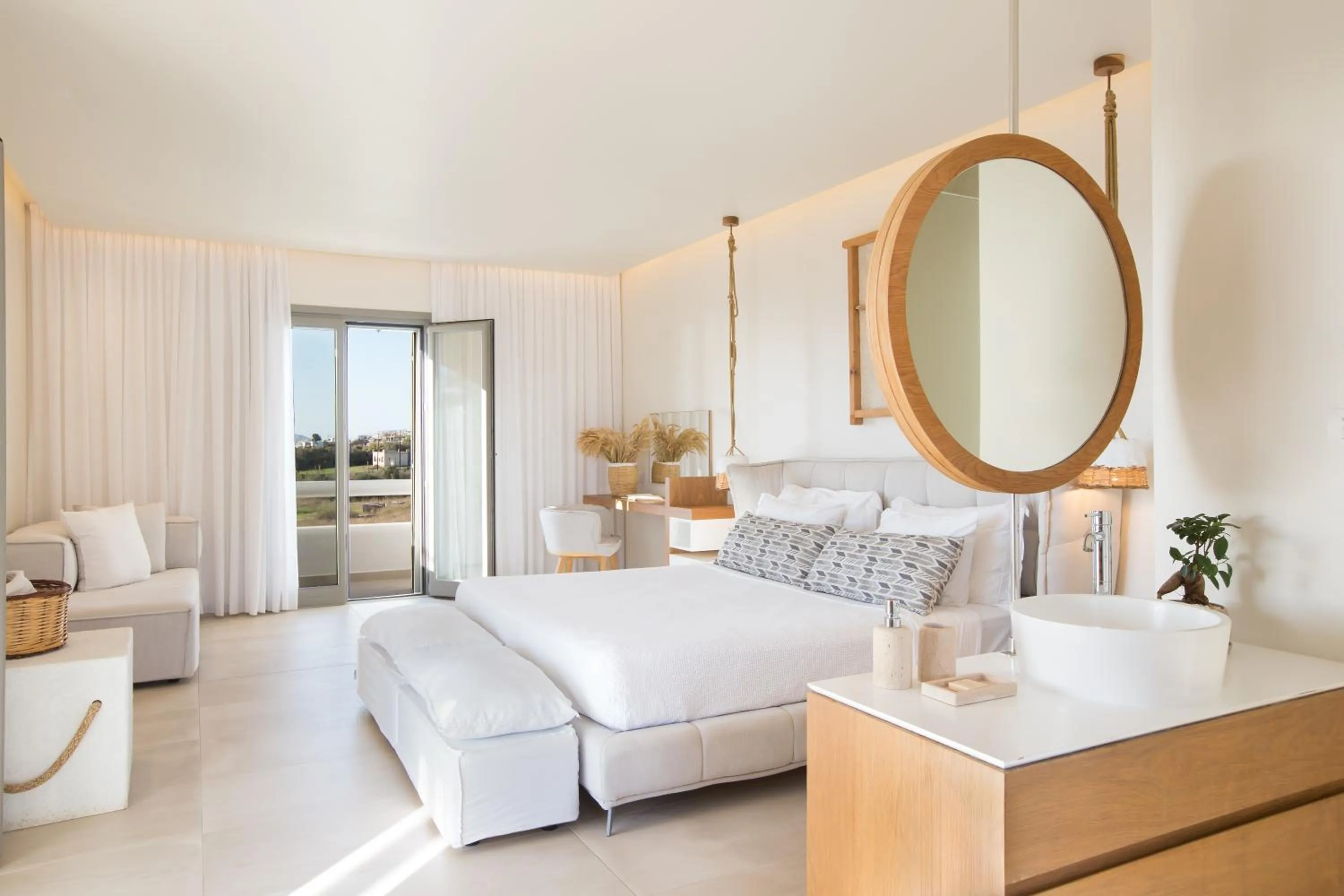 Photo of the whole room, Bed in 18 Grapes Hotel