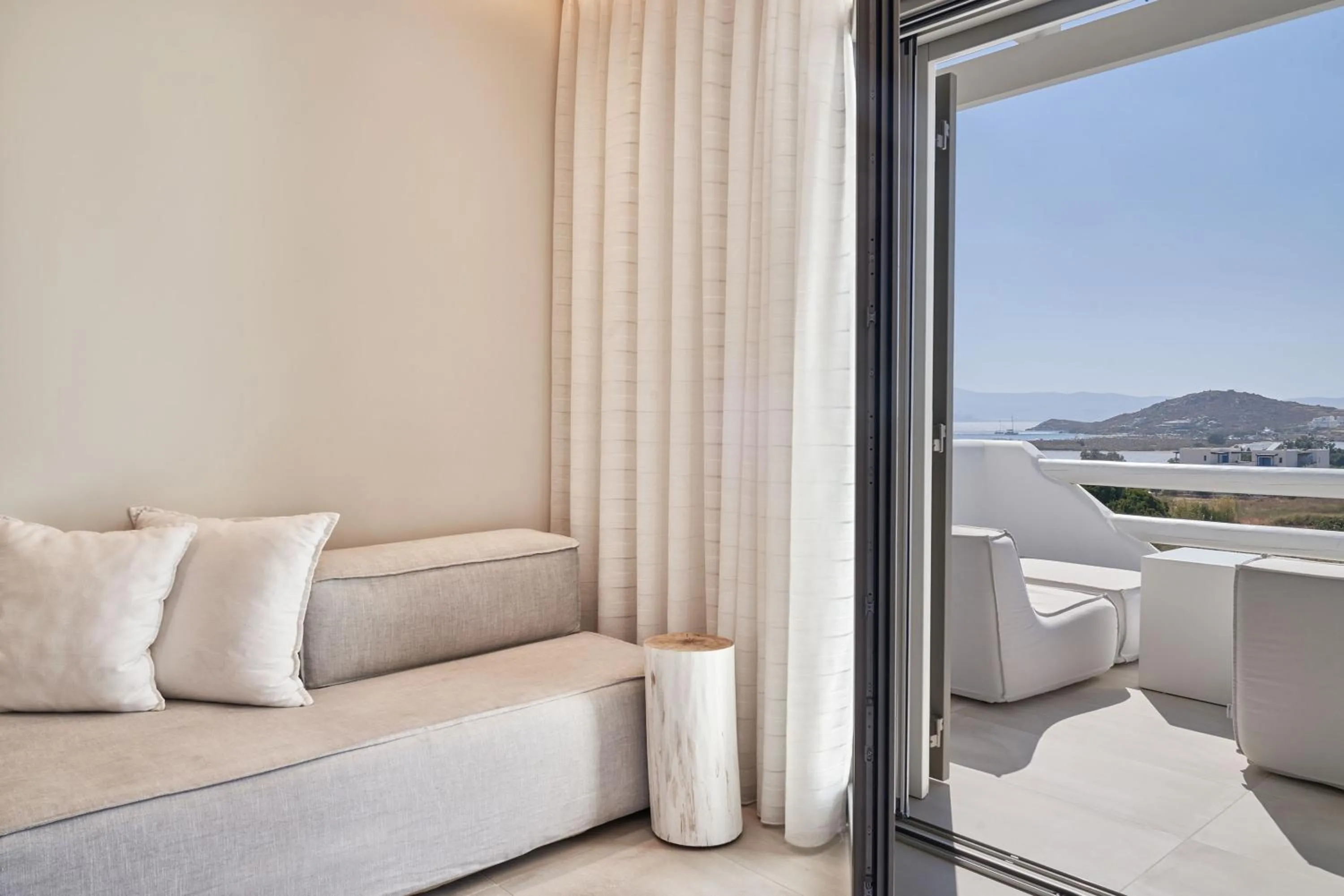 Seating area in 18 Grapes Hotel