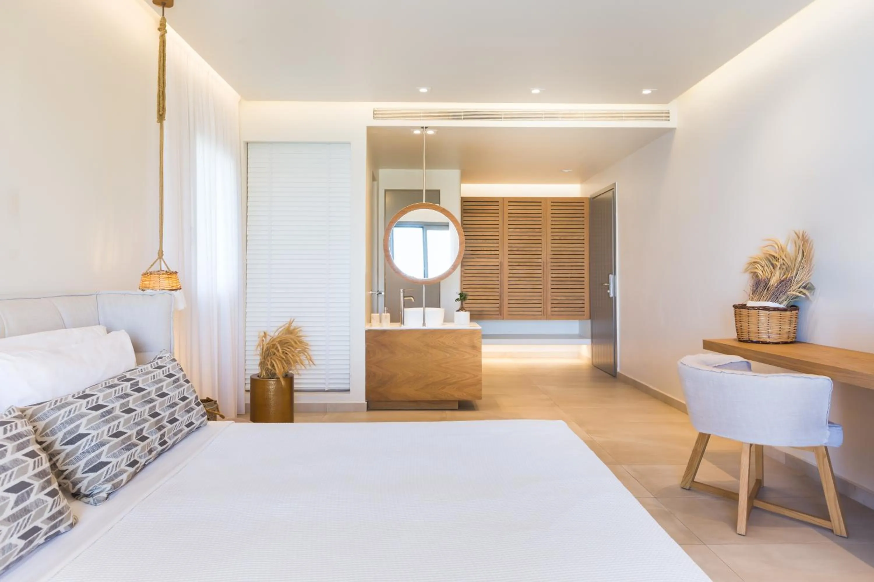 Photo of the whole room, Bed in 18 Grapes Hotel