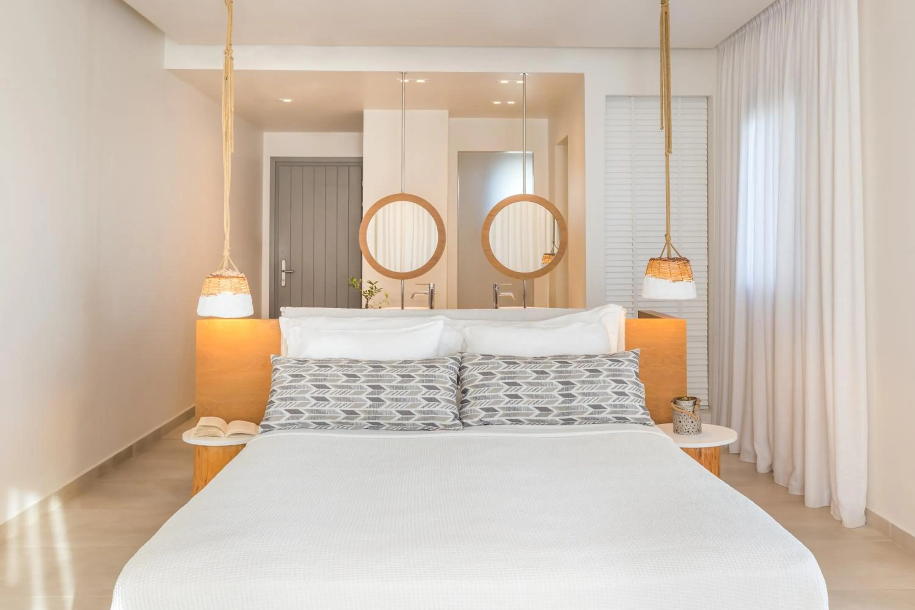 Bed in 18 Grapes Hotel