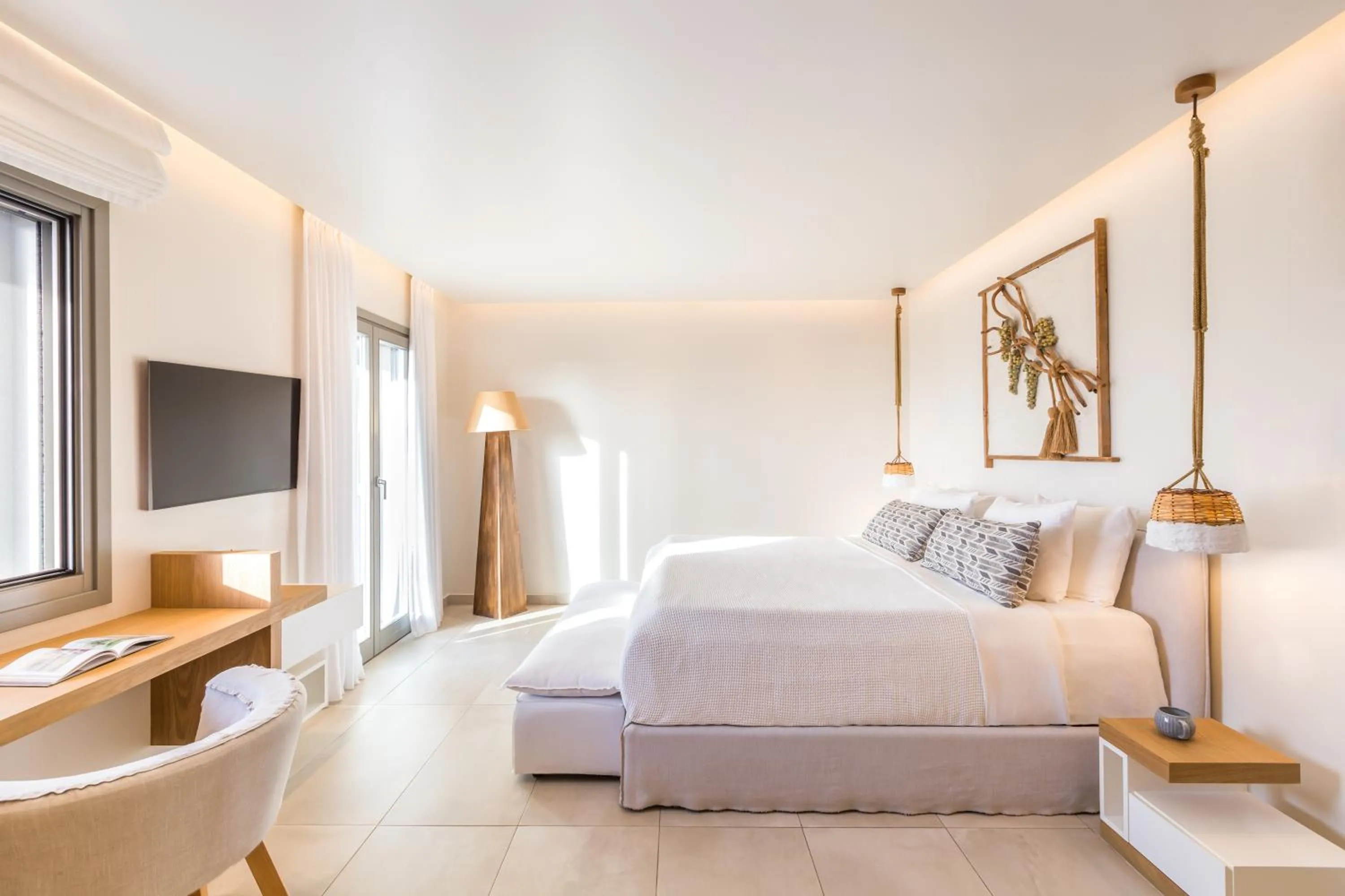 Photo of the whole room, Bed in 18 Grapes Hotel