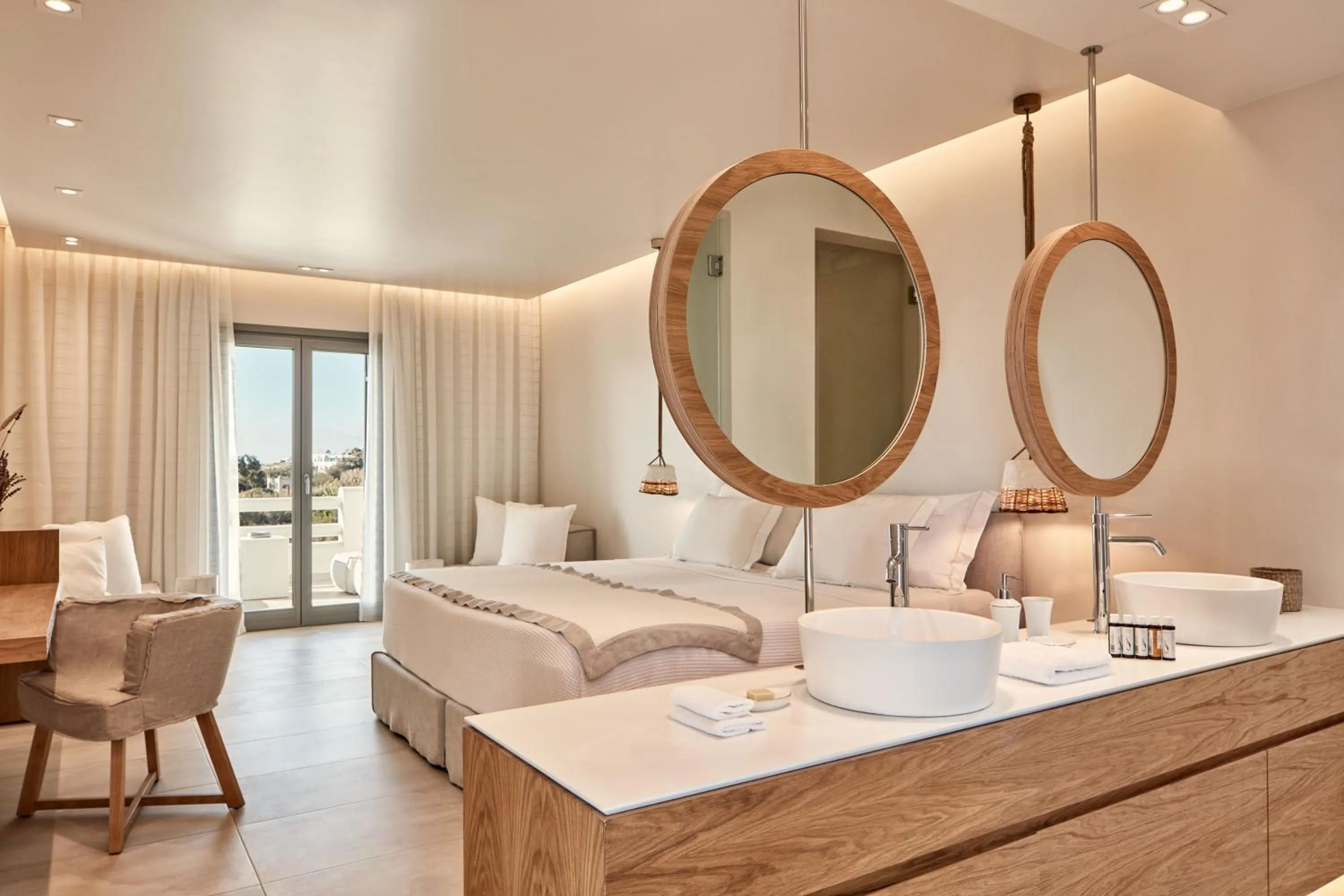 Bathroom, Bed in 18 Grapes Hotel