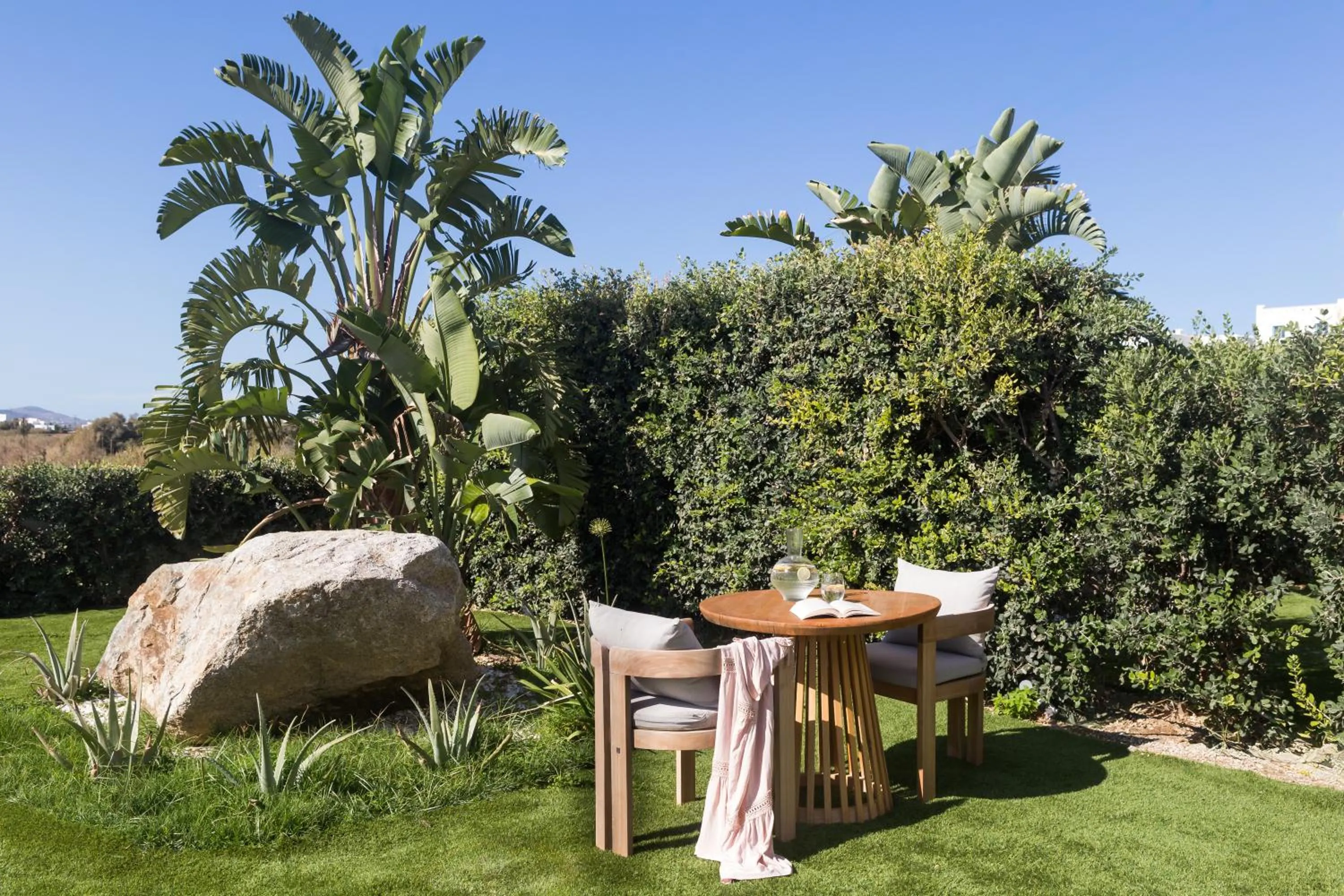 Garden in 18 Grapes Hotel