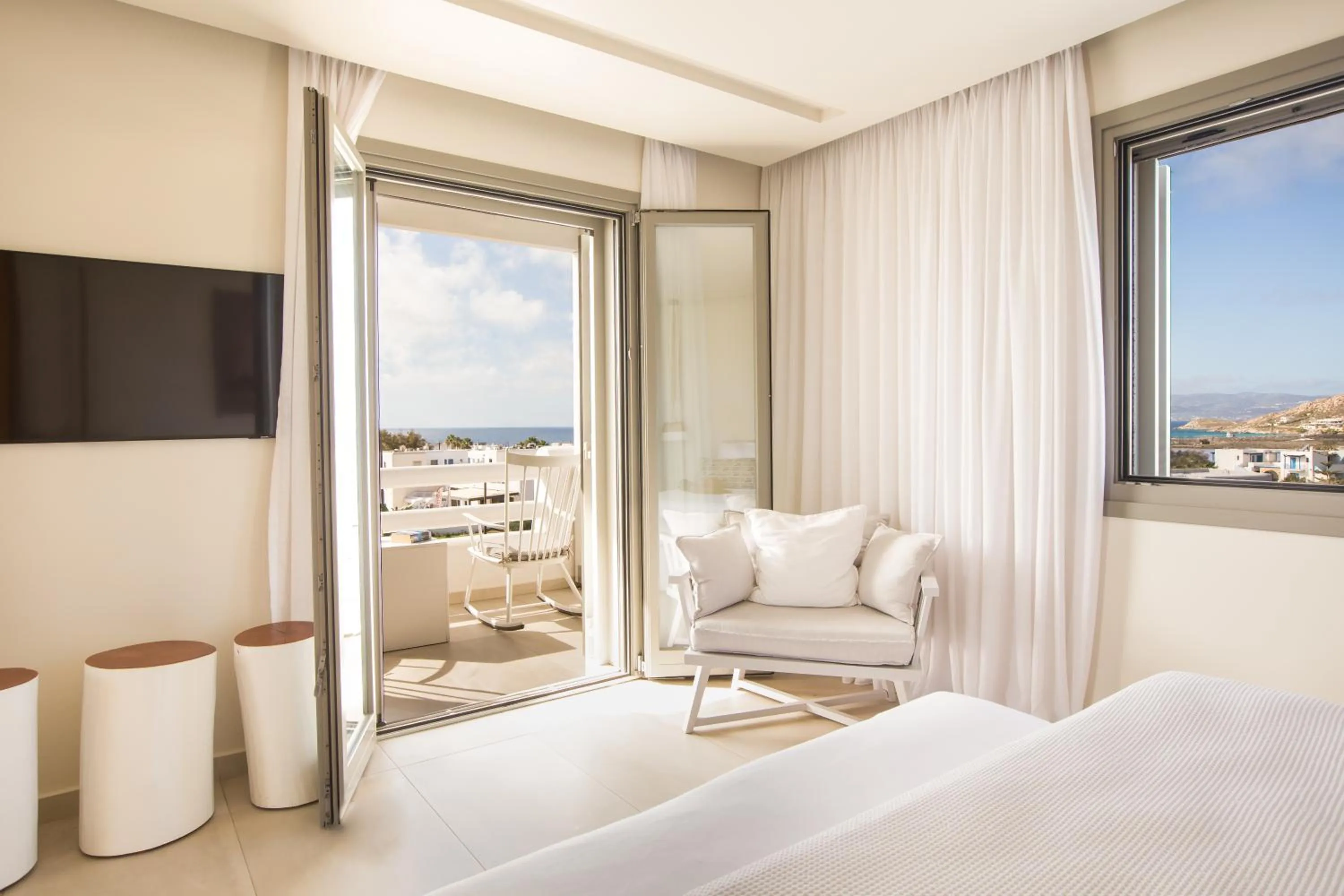 Balcony/Terrace, Bed in 18 Grapes Hotel